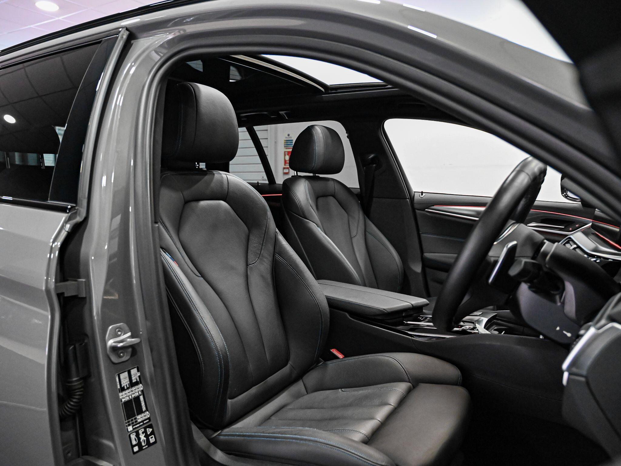 BMW 5 Series view 11
