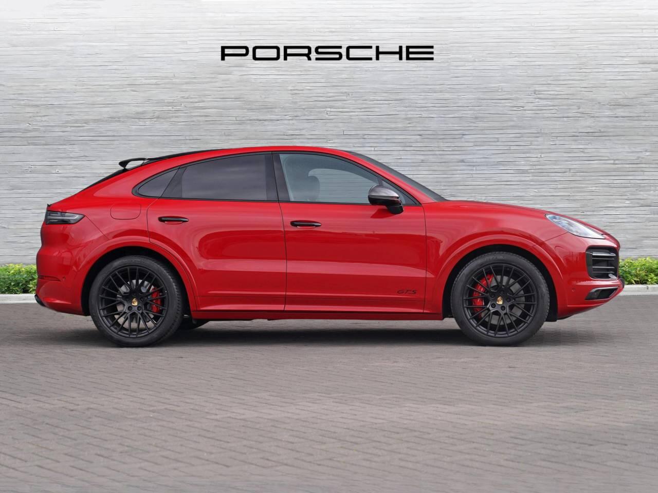 Porsche Cayenne view 3
