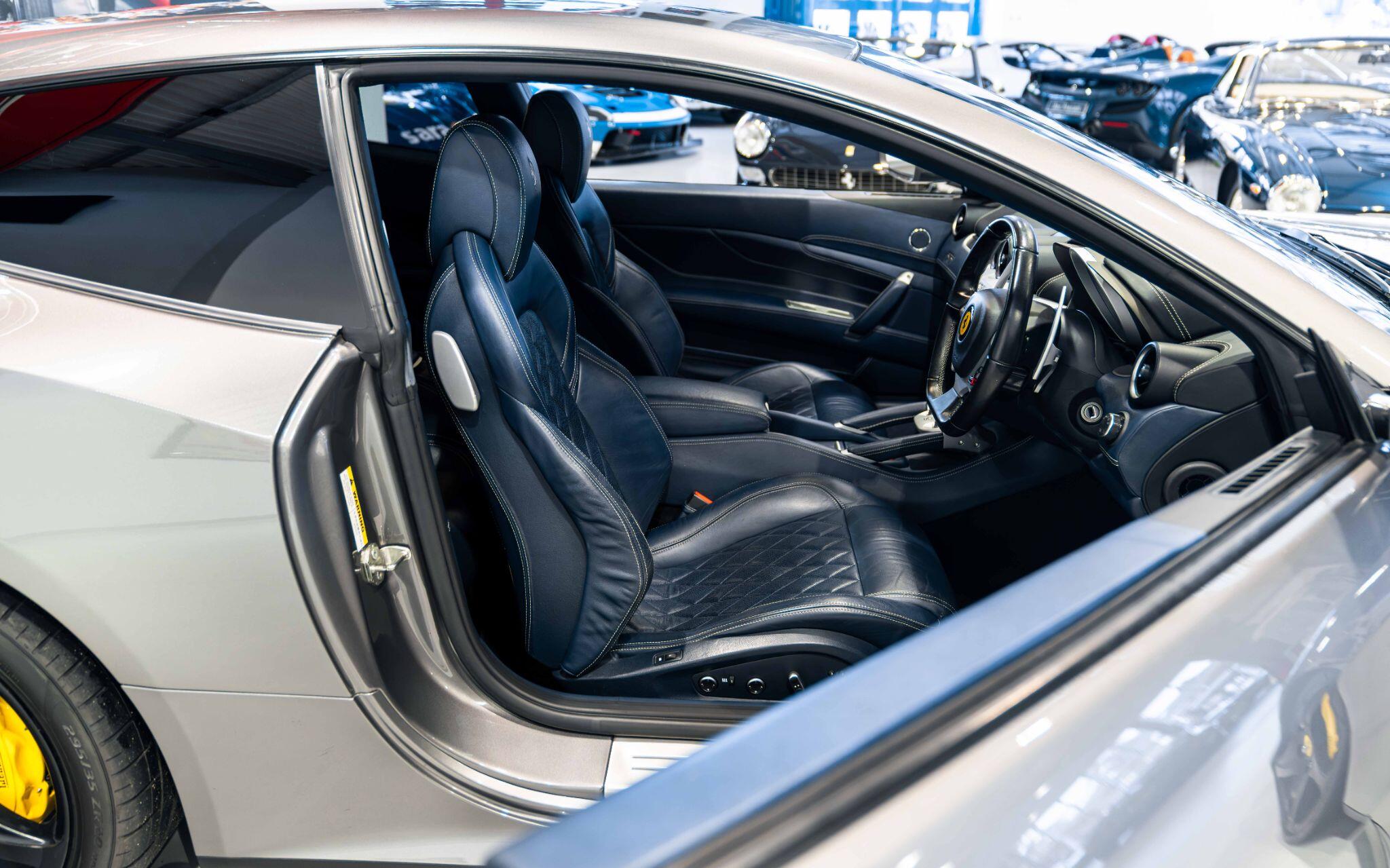 Ferrari FF view 10