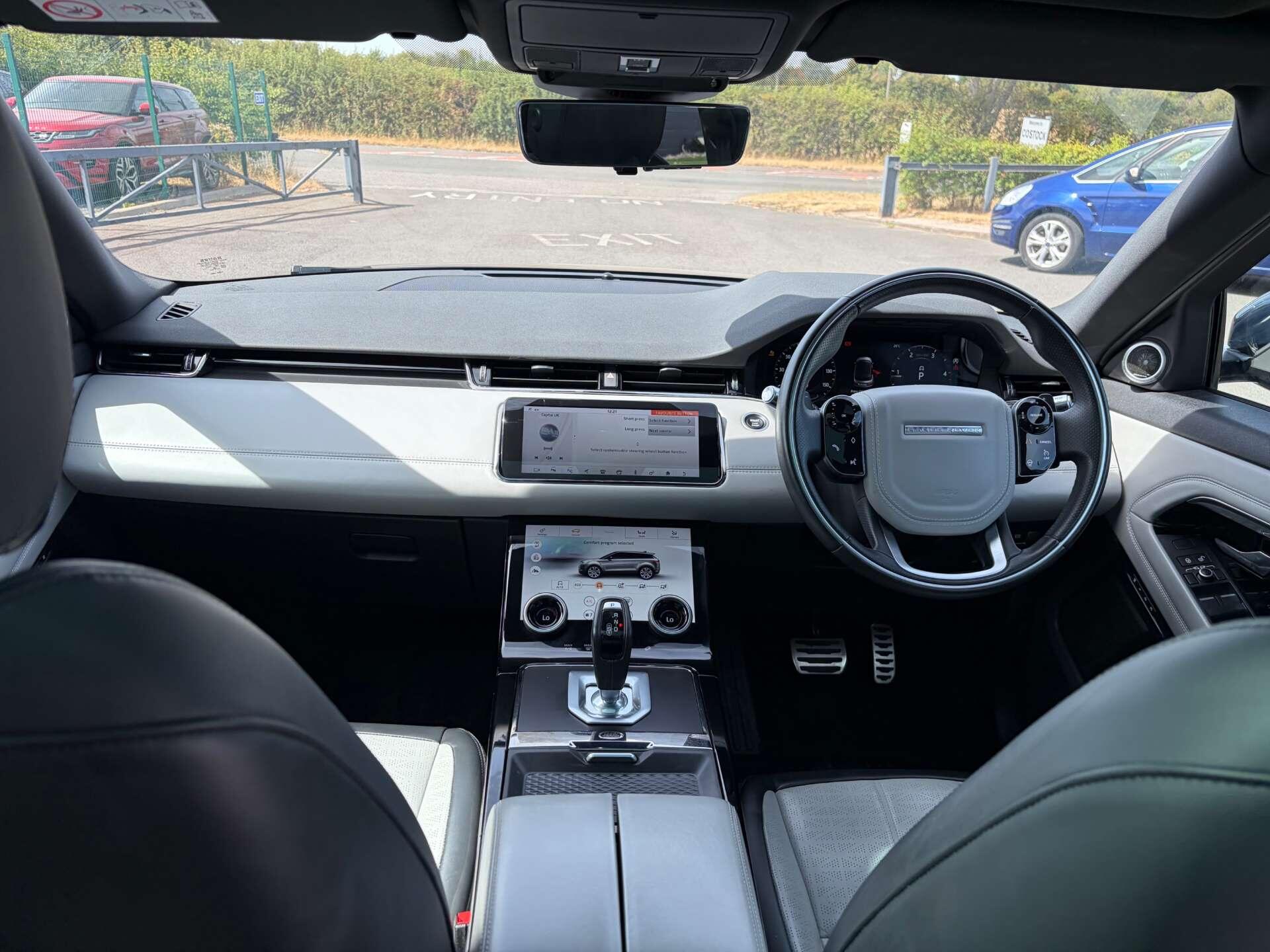 Land Rover Range Rover Evoque view 32