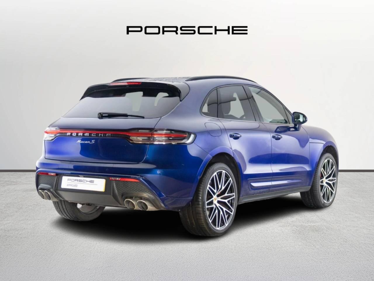 Porsche Macan view 3