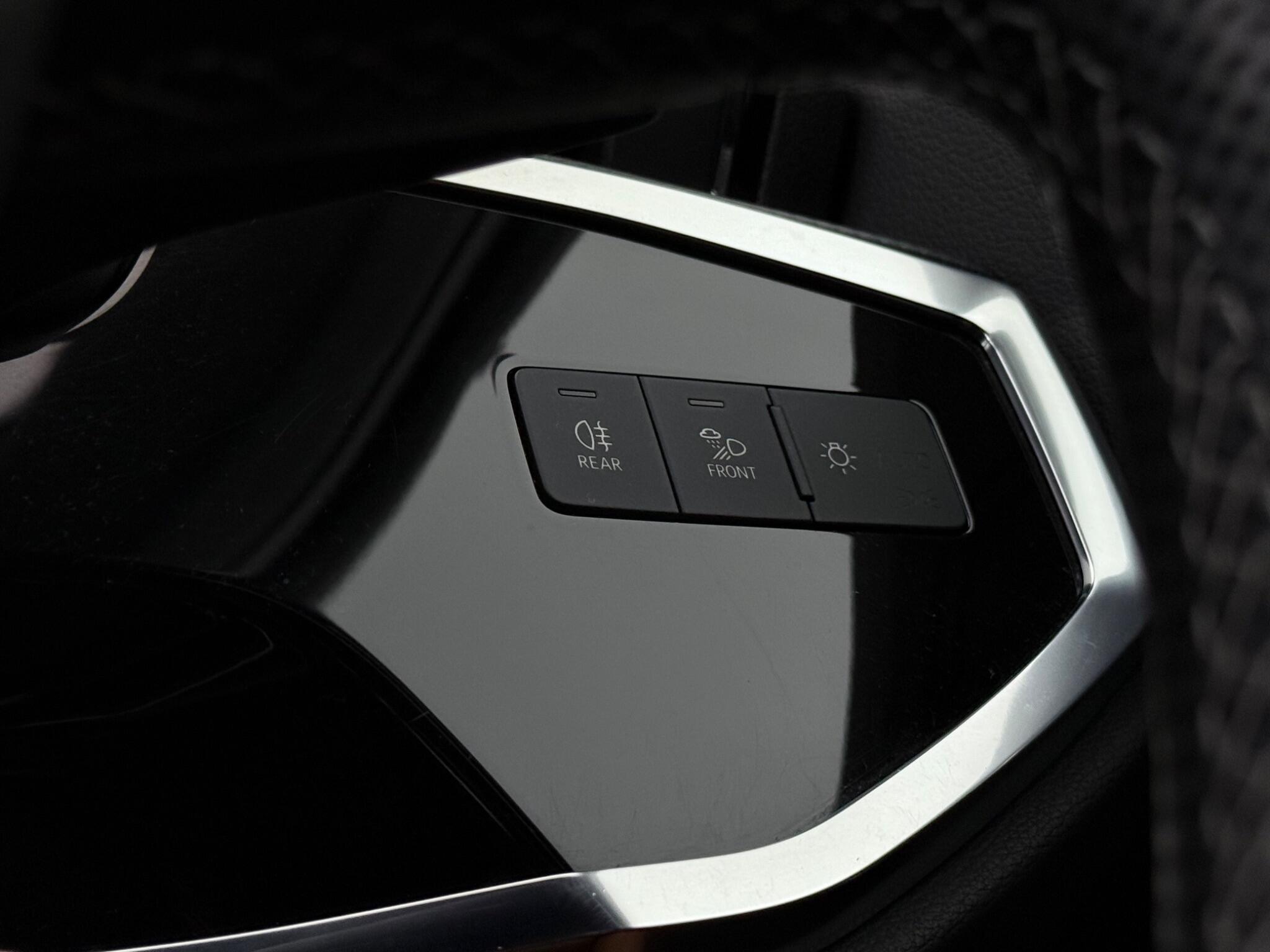 Audi Q3 view 20