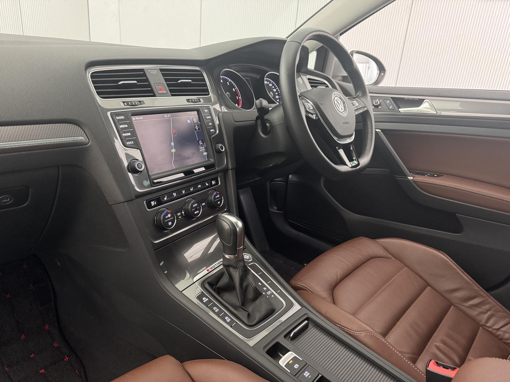 Volkswagen Golf view 54
