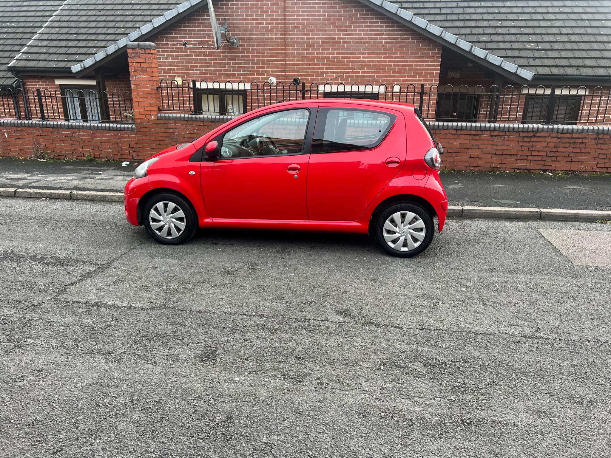 2014 Toyota AYGO image 6