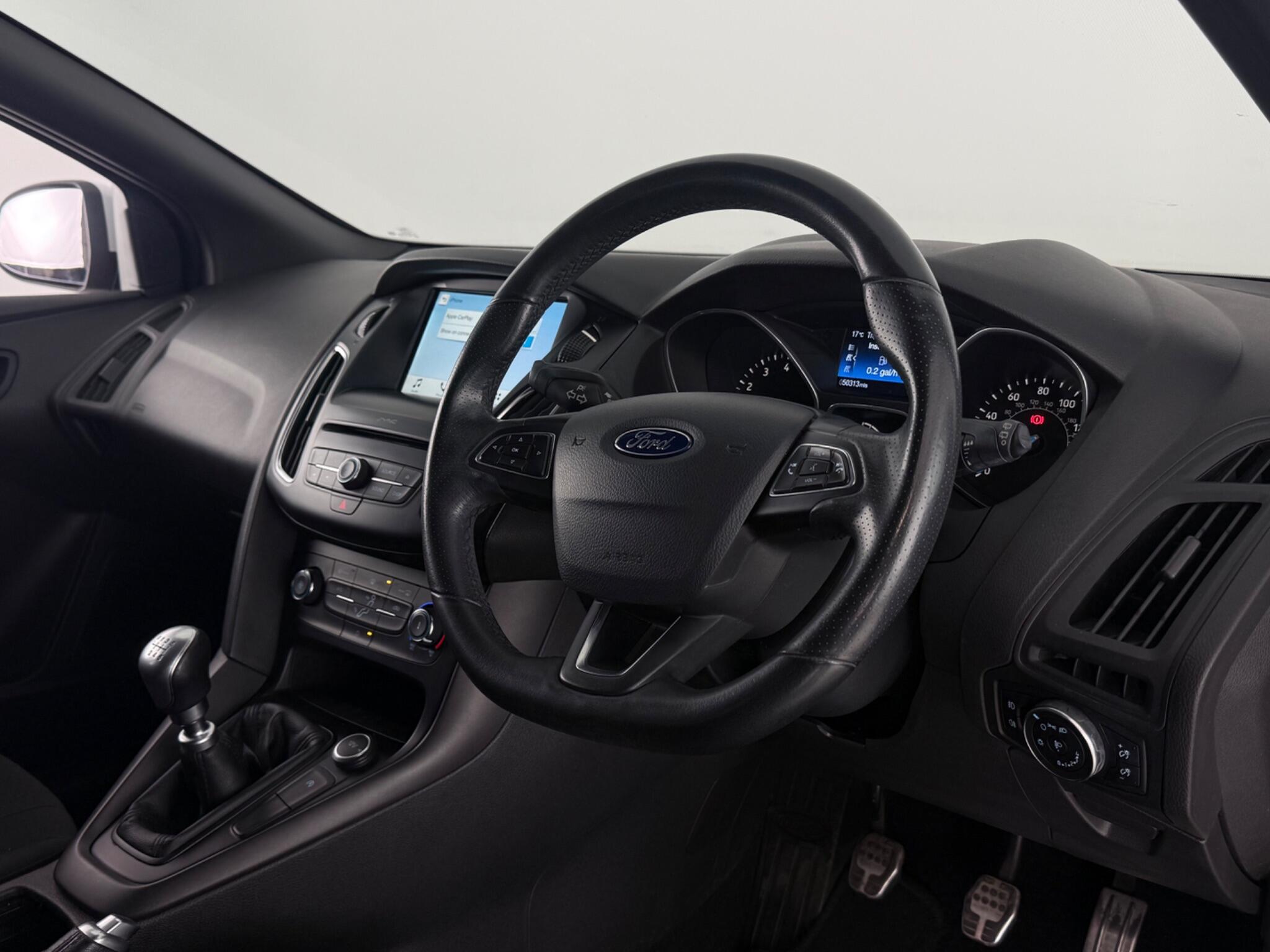 Ford Focus view 3