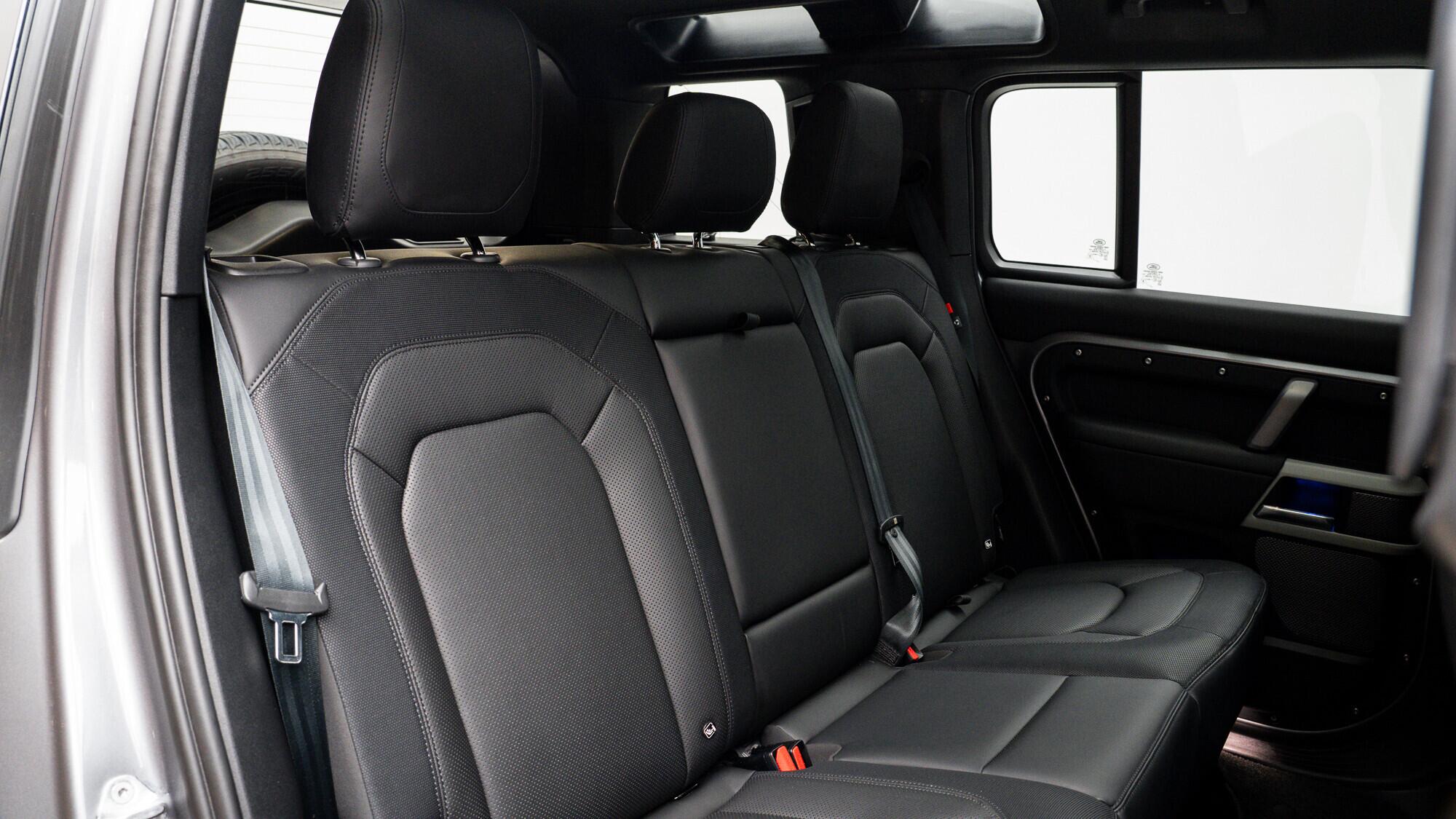 Land Rover Defender view 18