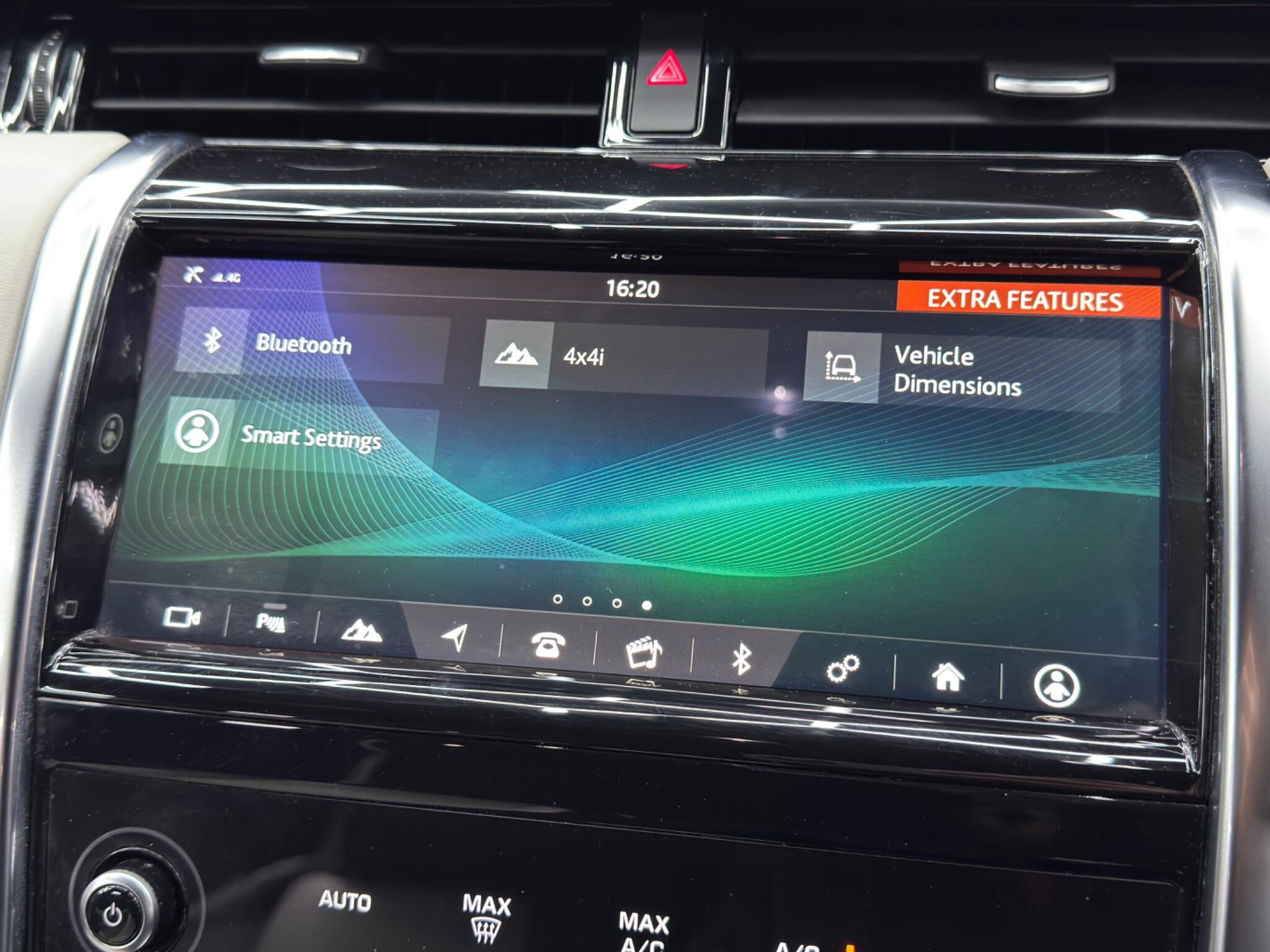 Land Rover Discovery Sport view 32