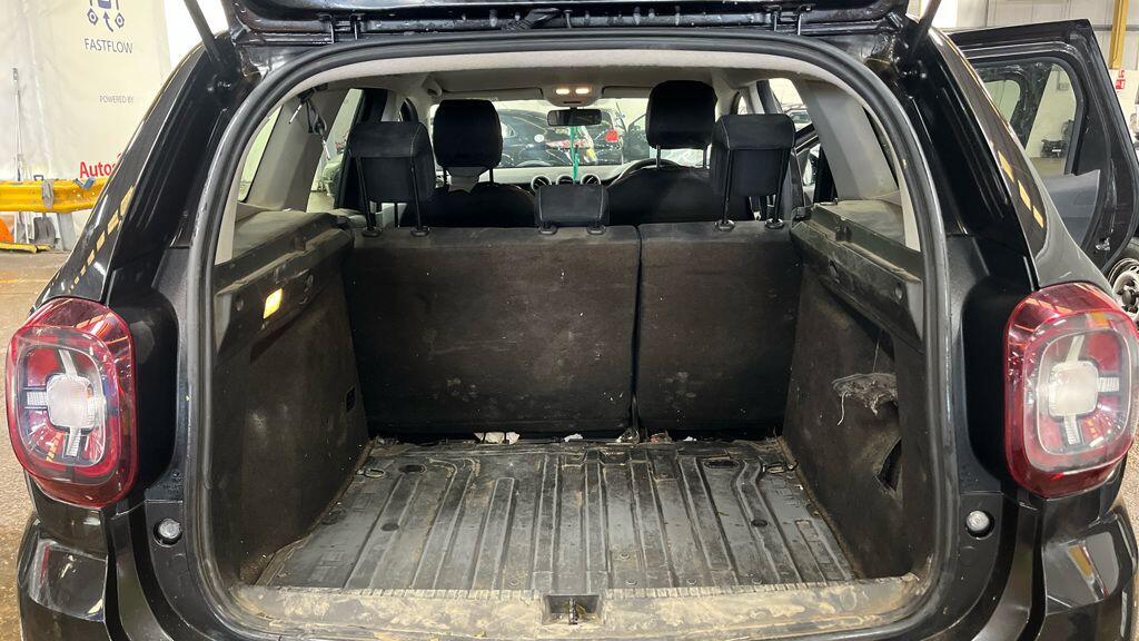 Dacia Duster view 12