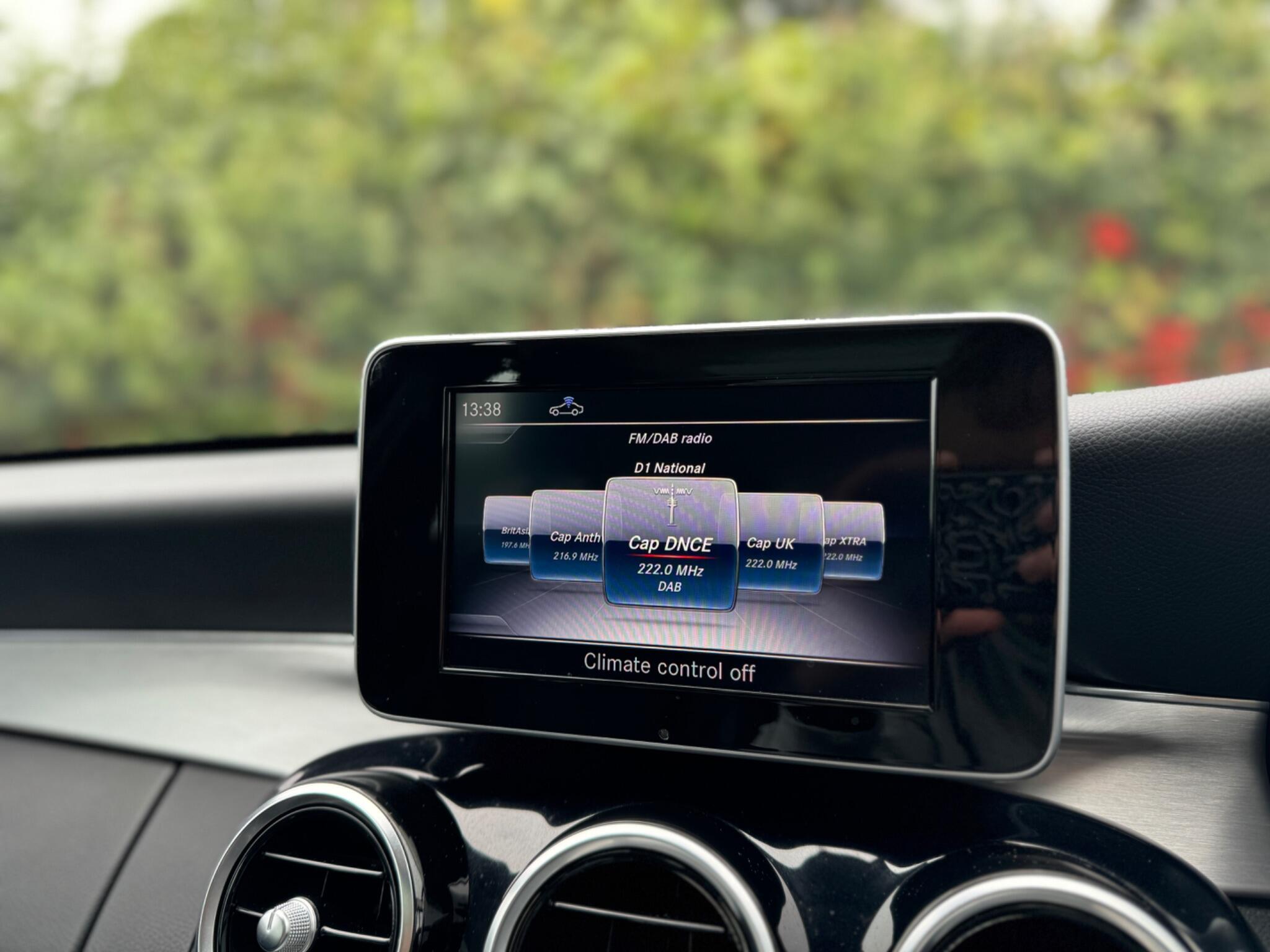 Mercedes-Benz C-Class view 40
