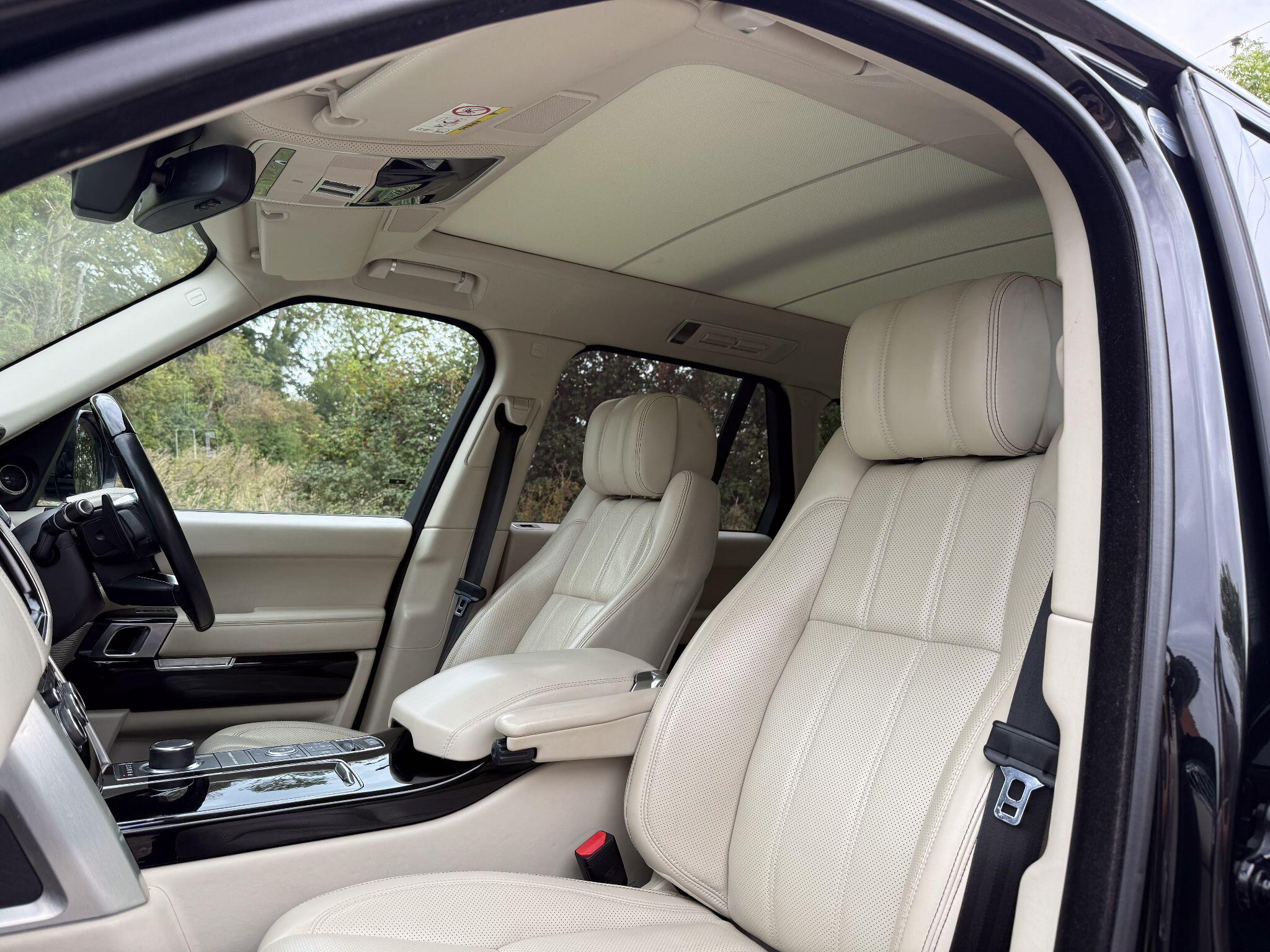 Land Rover Range Rover view 14