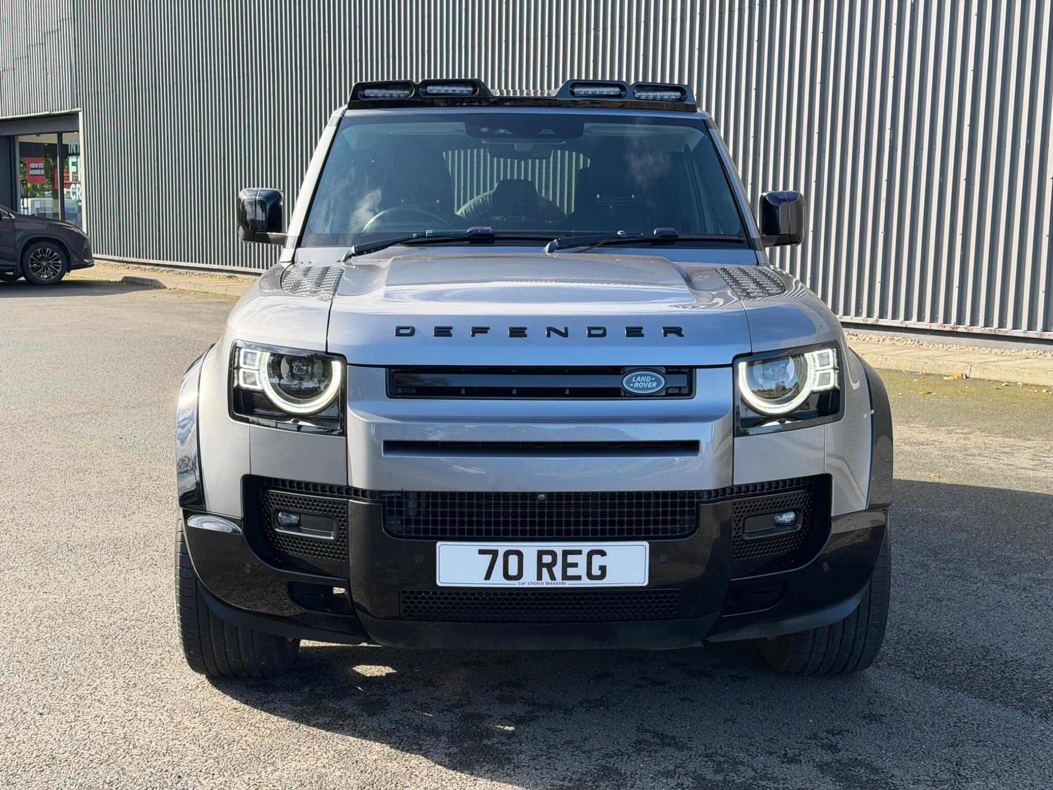 Land Rover Defender view 9