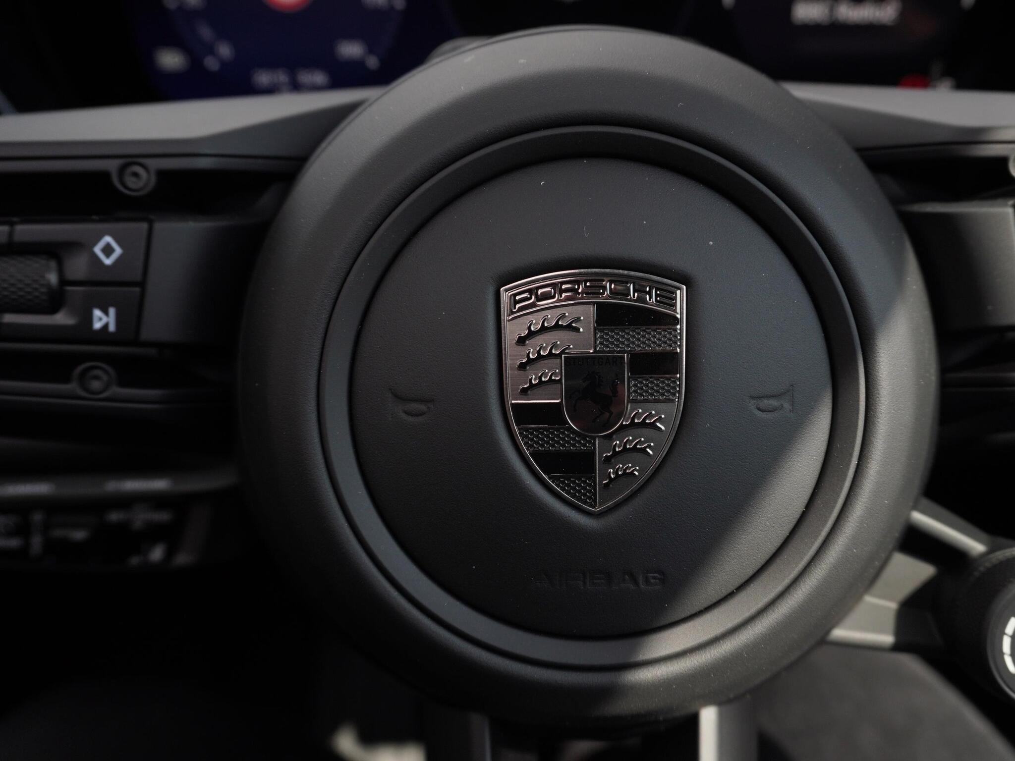 Porsche Macan view 24