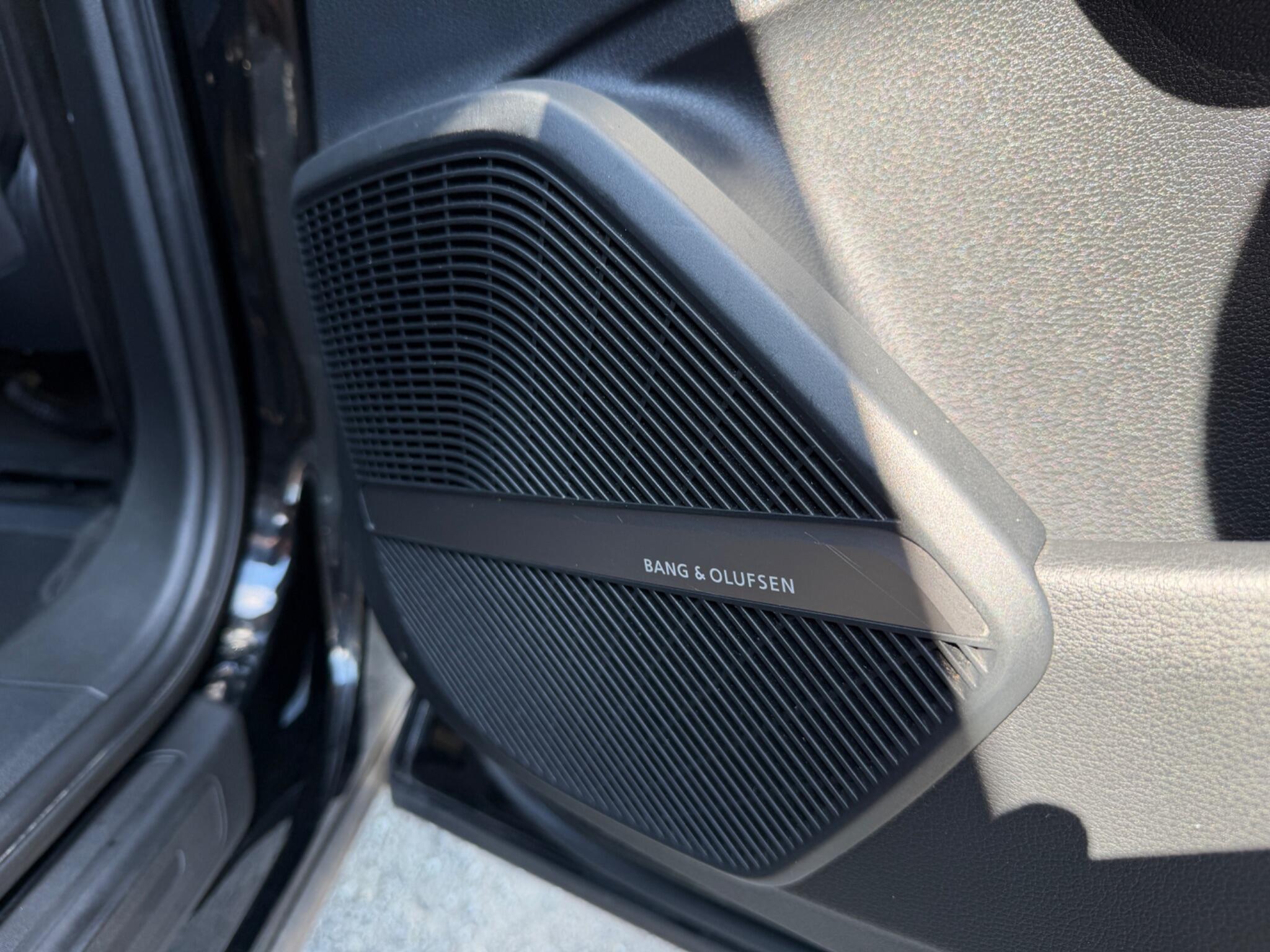 Audi SQ5 view 5