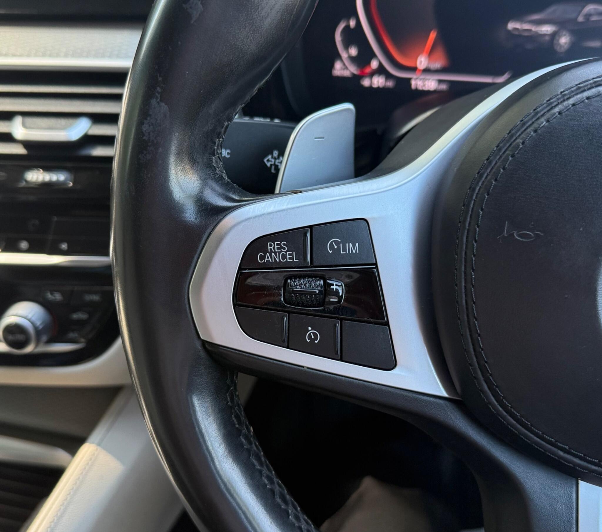 BMW 5 Series view 31