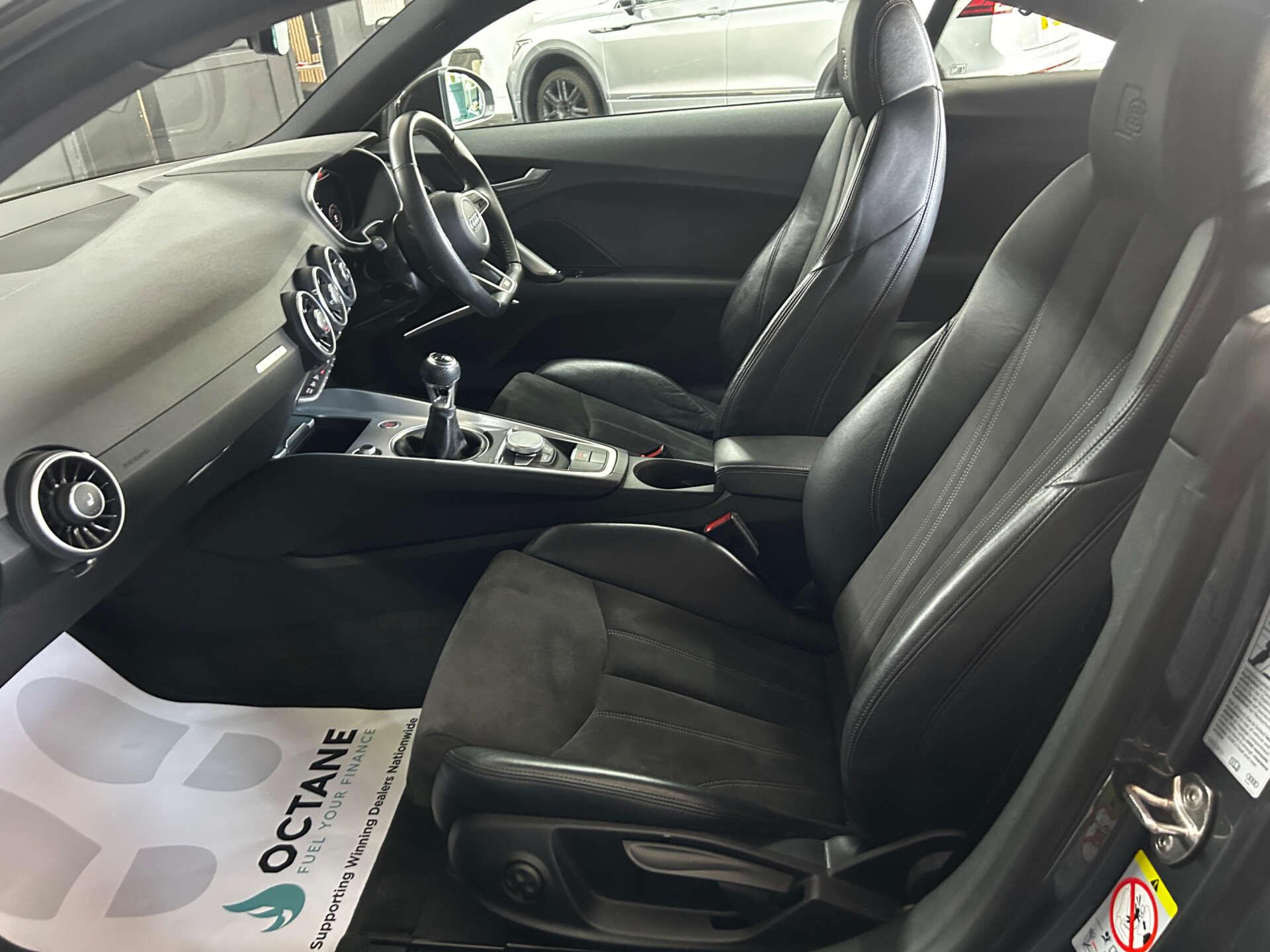Audi TT view 58