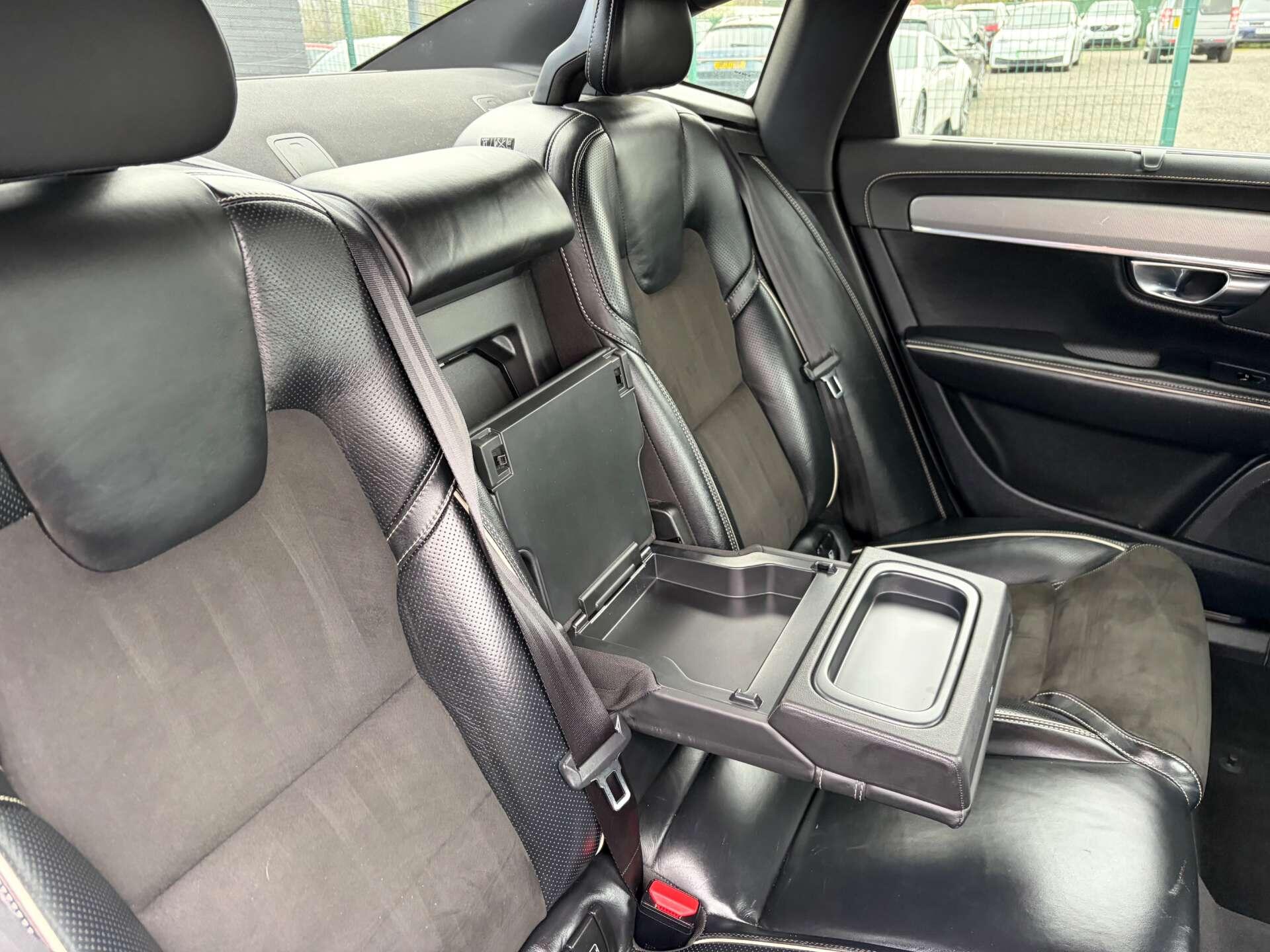 Volvo S90 view 34