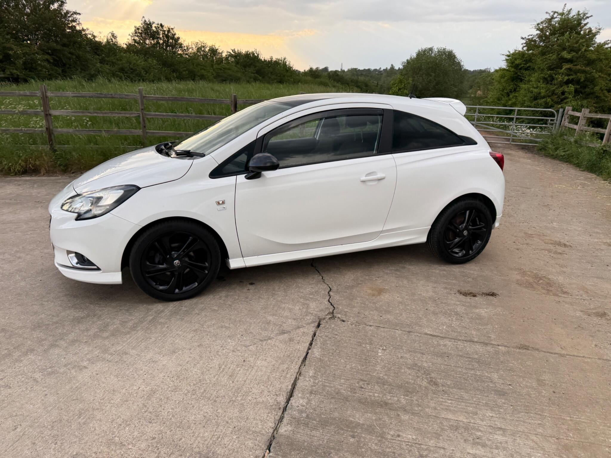 Vauxhall Corsa 1.4i ecoTEC Limited Edition Euro 6 3dr — photo 11 of 96