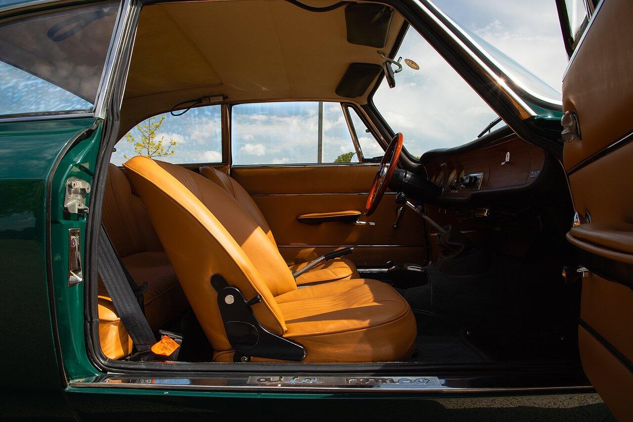 Alfa Romeo Giulia view 9