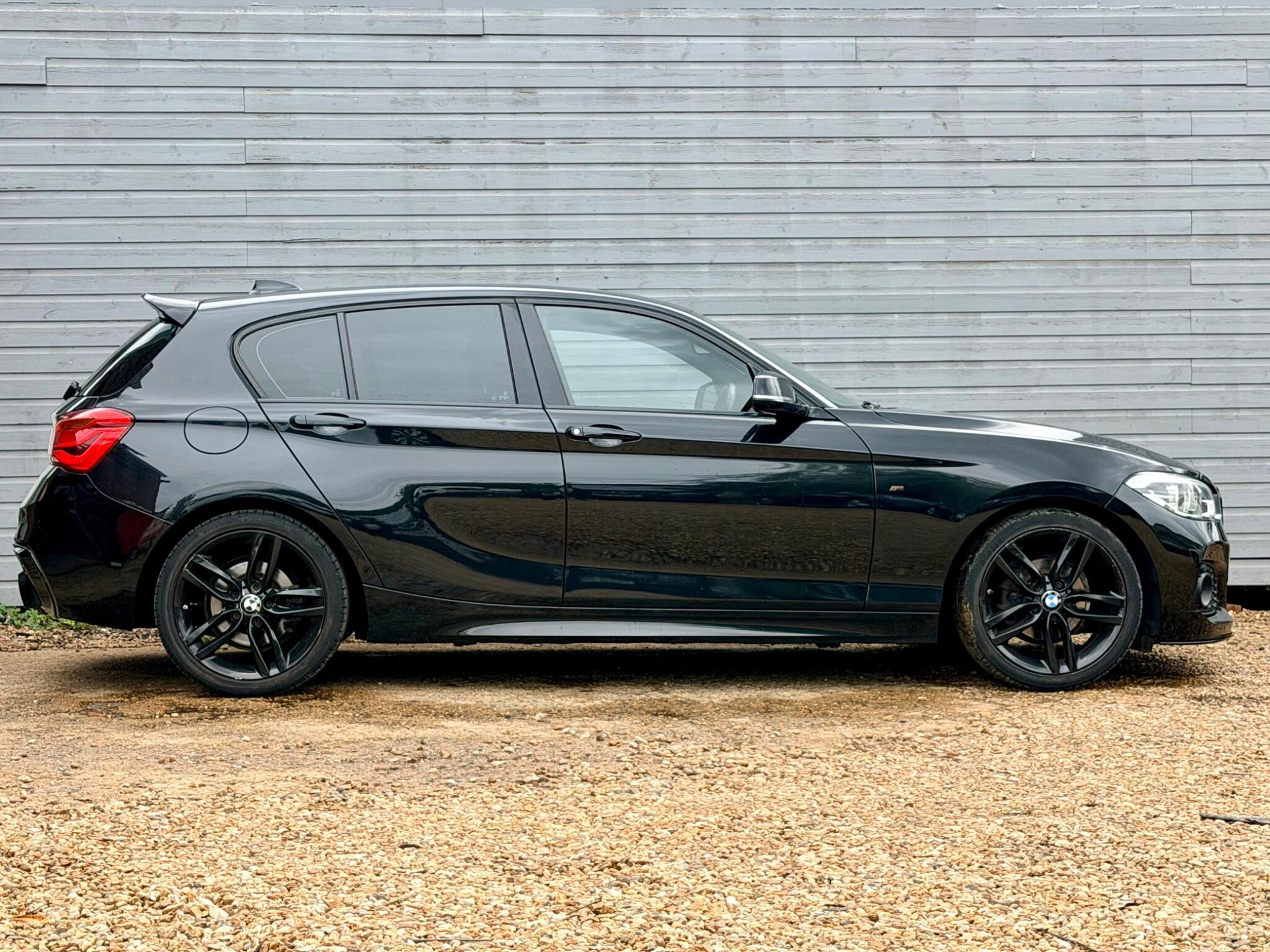 BMW 1 Series view 3
