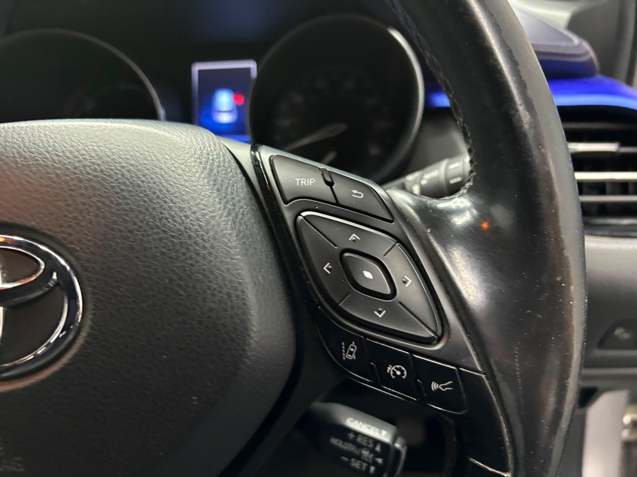Toyota C-HR view 10