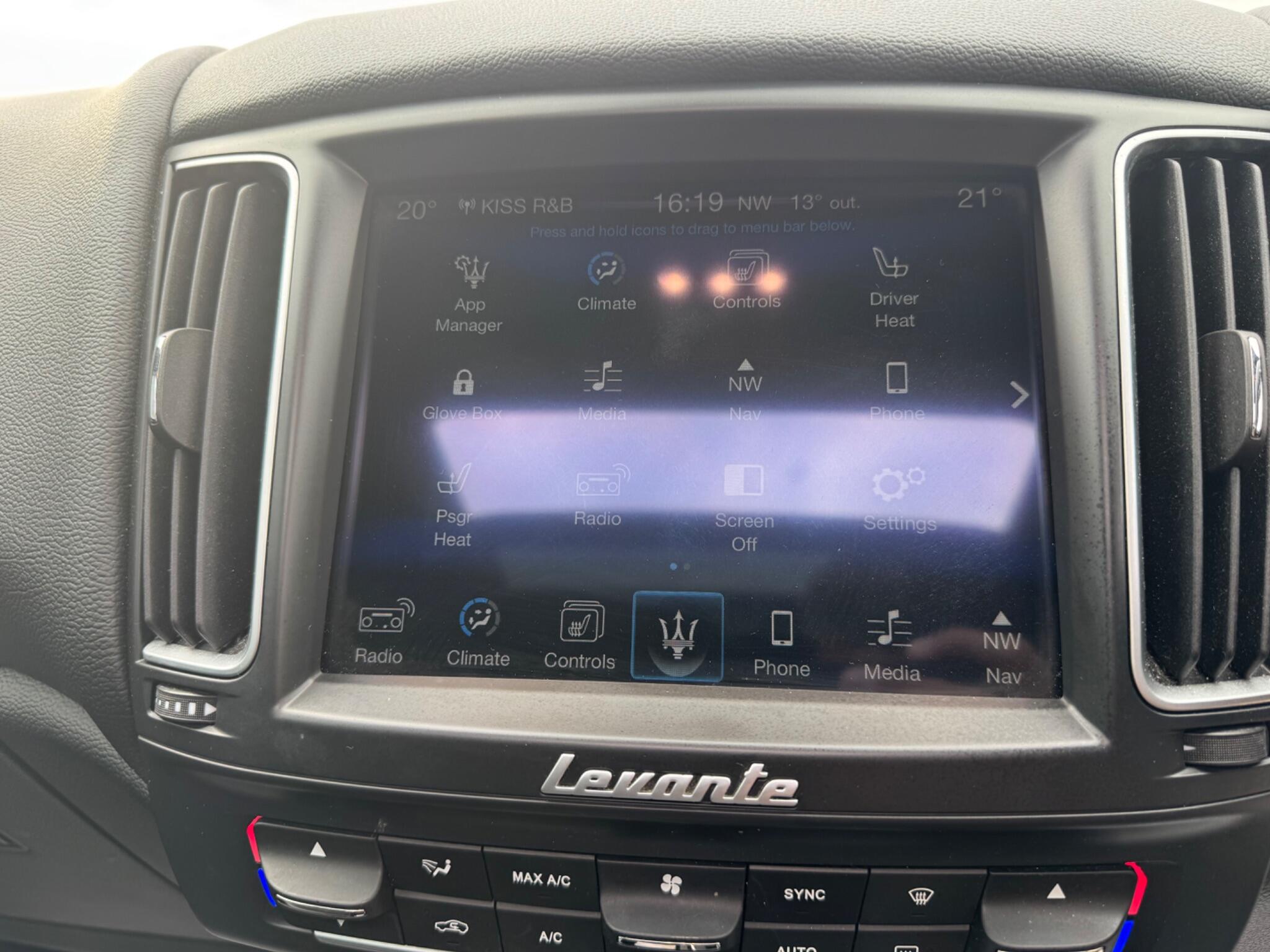 Maserati Levante view 51