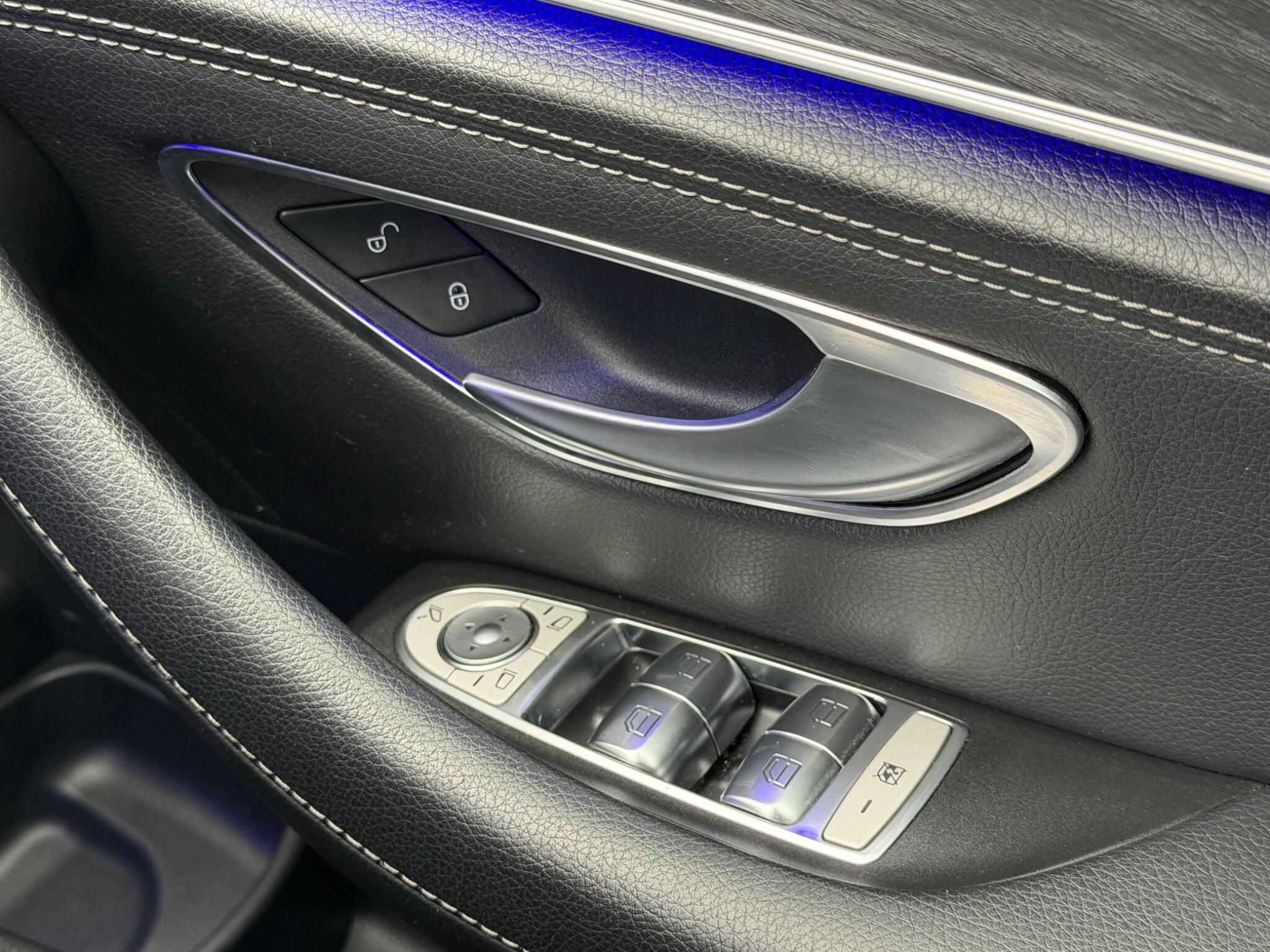 Mercedes-Benz E-Class view 44