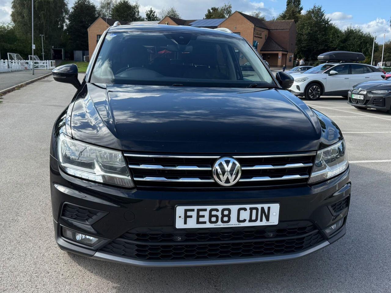Volkswagen Tiguan Allspace view 9