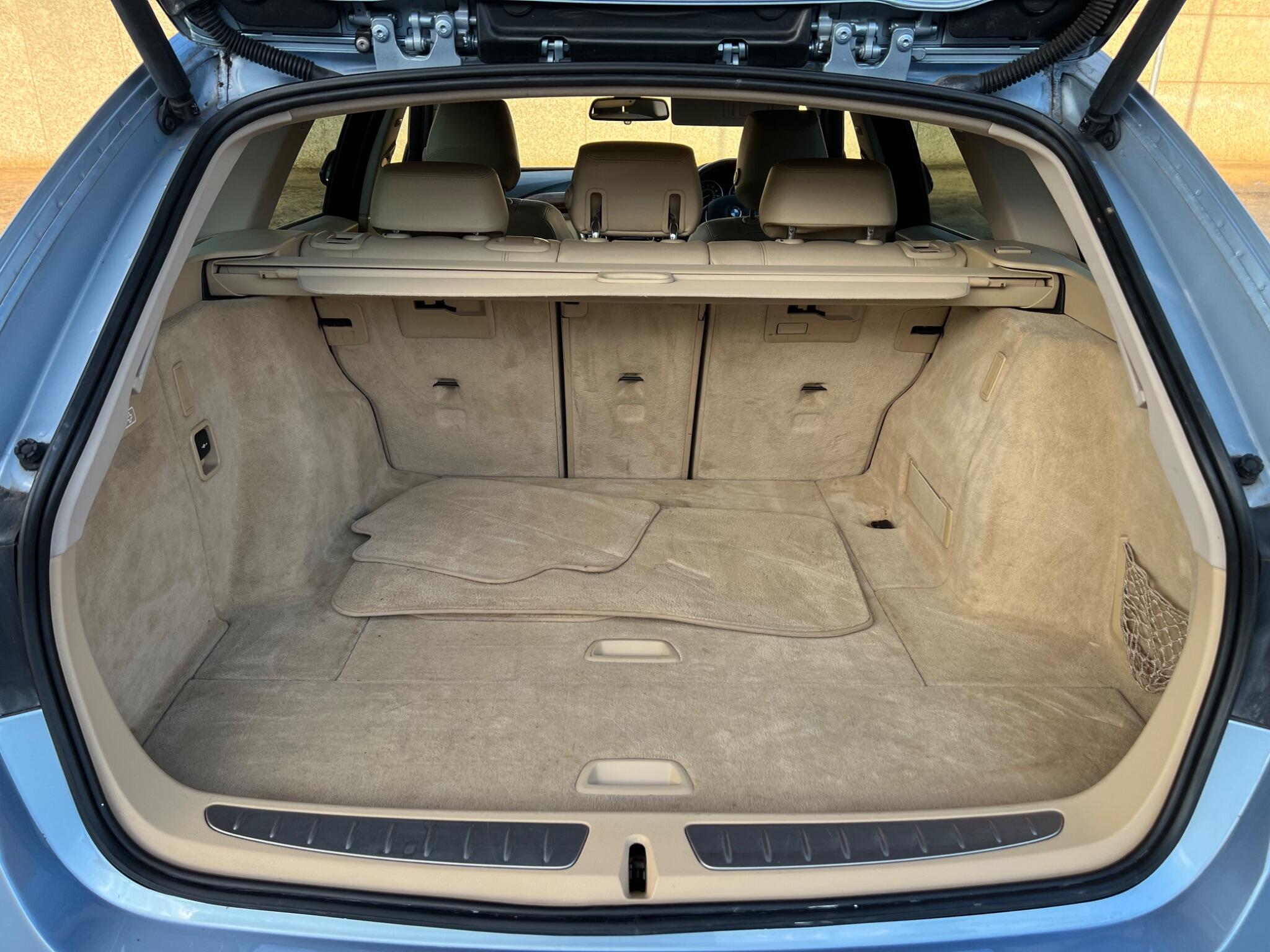 BMW 3 Series view 11