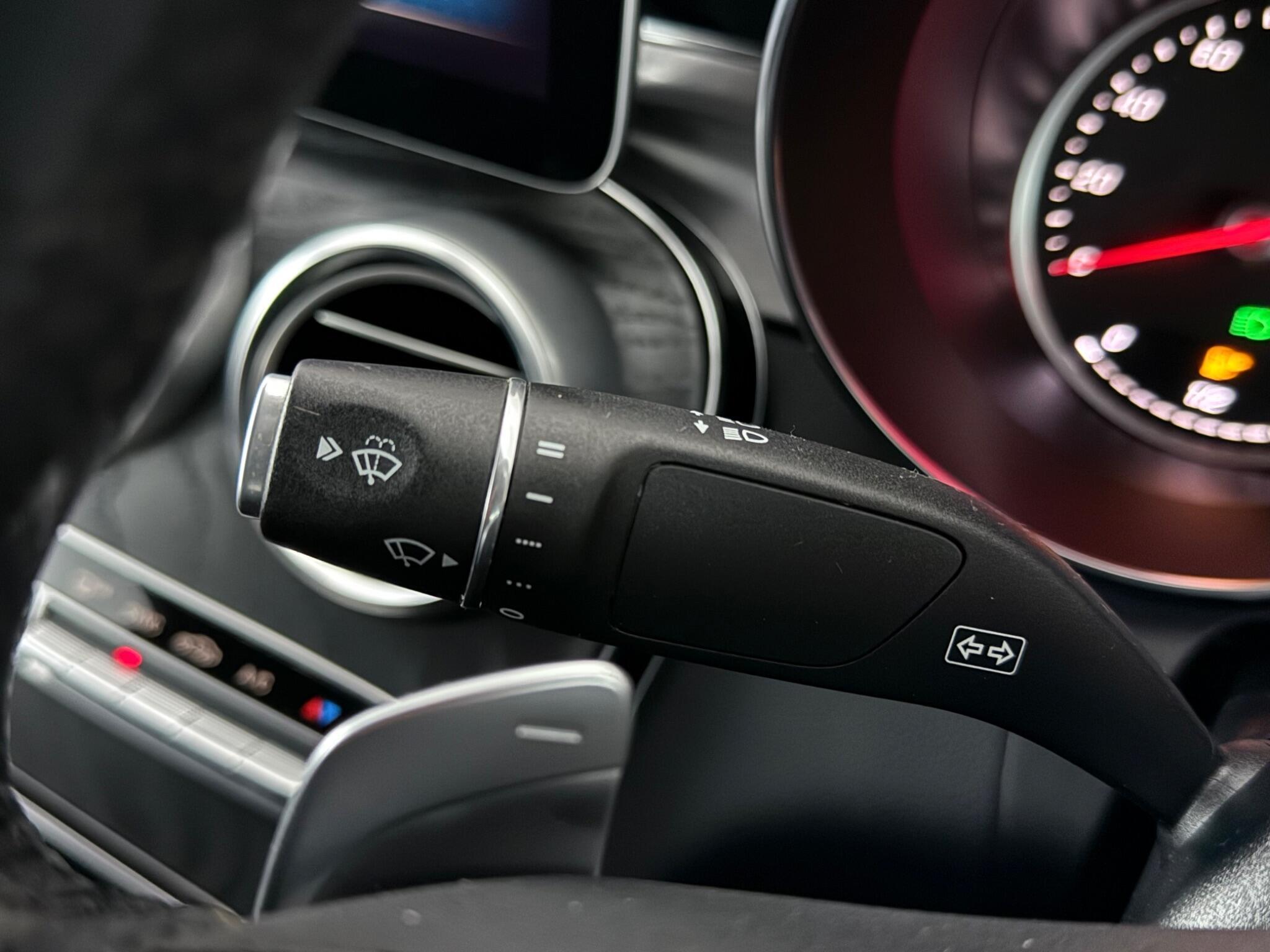 Mercedes-Benz C-Class view 16