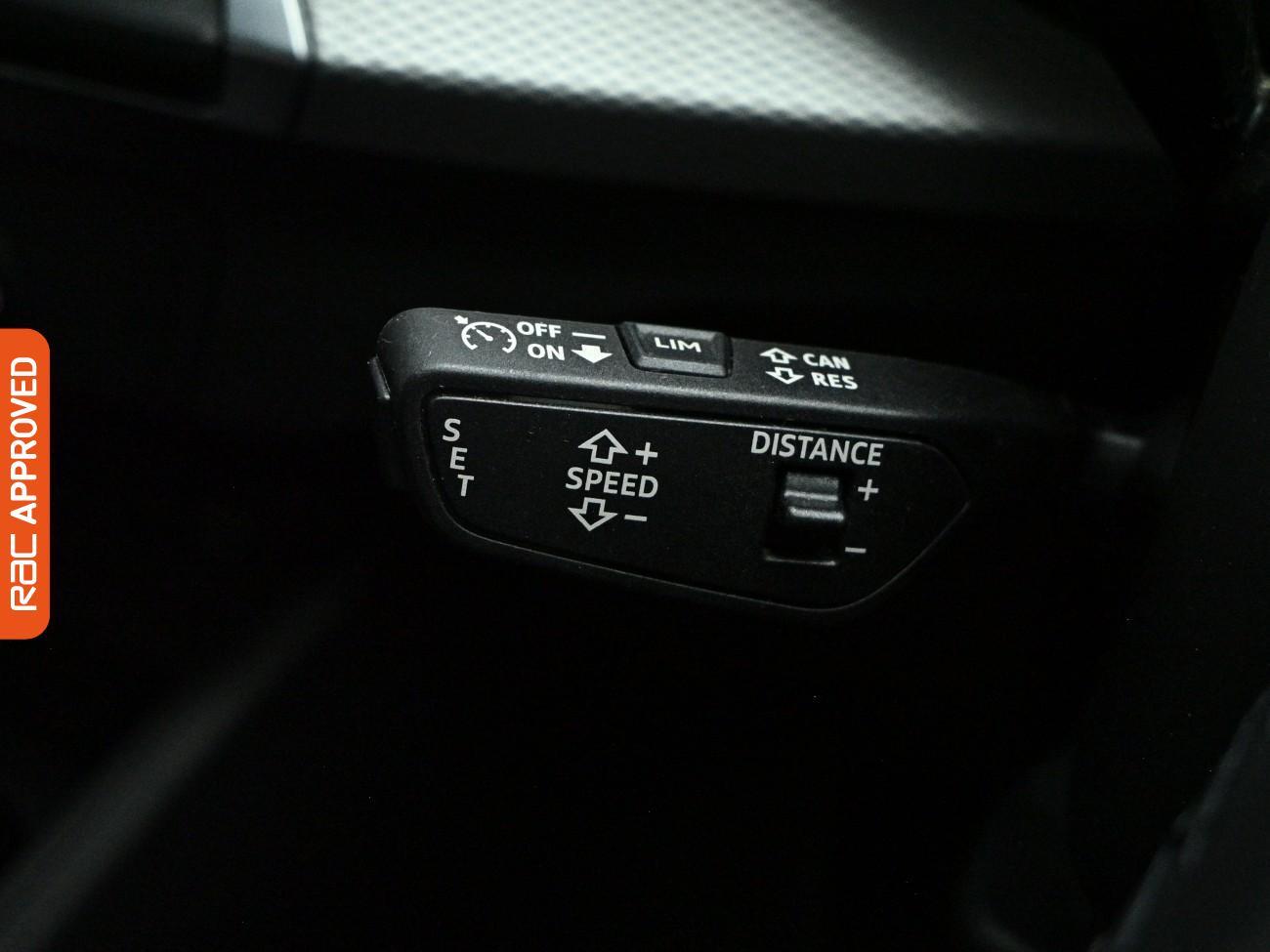 Audi Q2 view 18