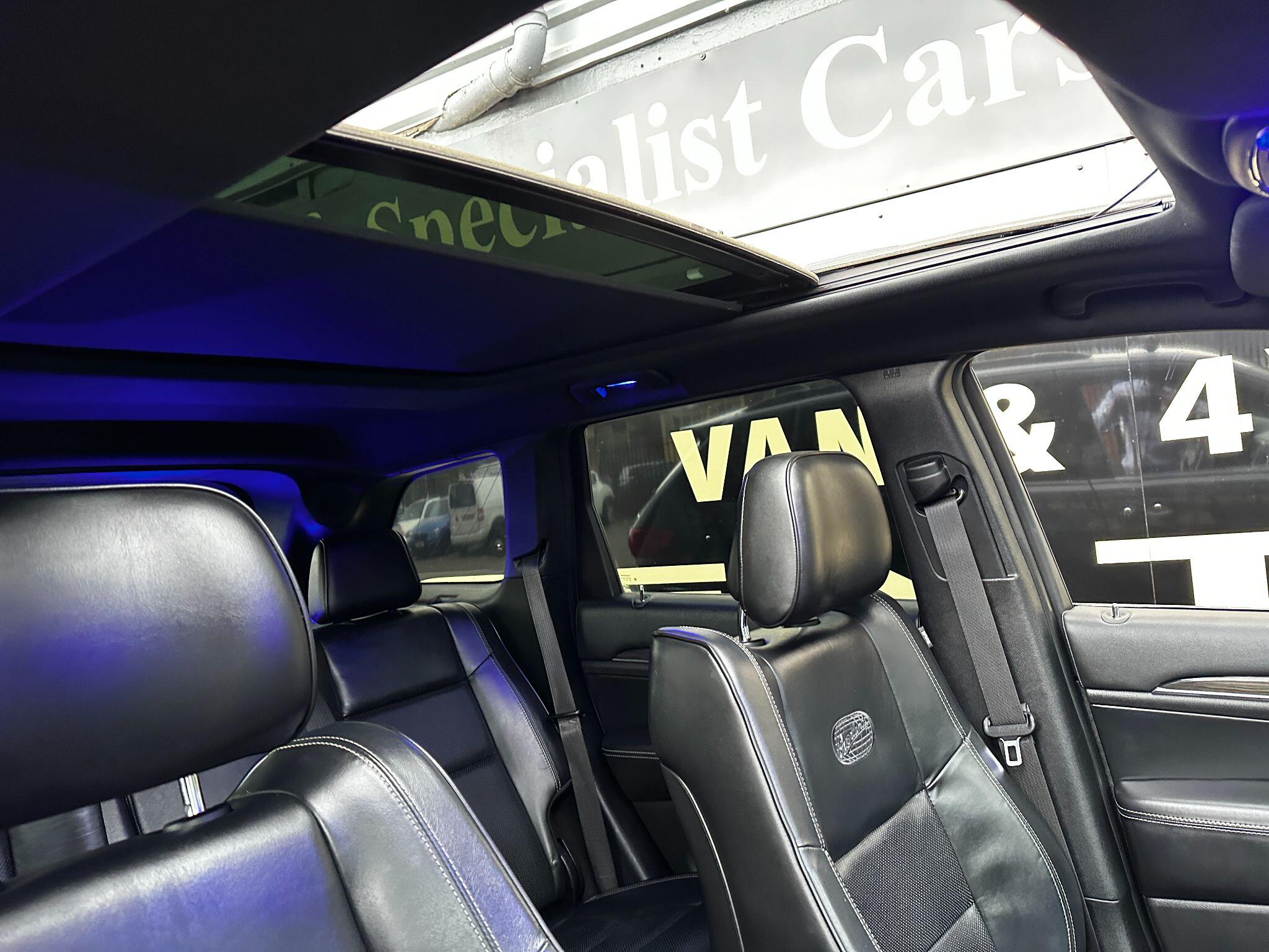 Jeep Grand Cherokee view 12