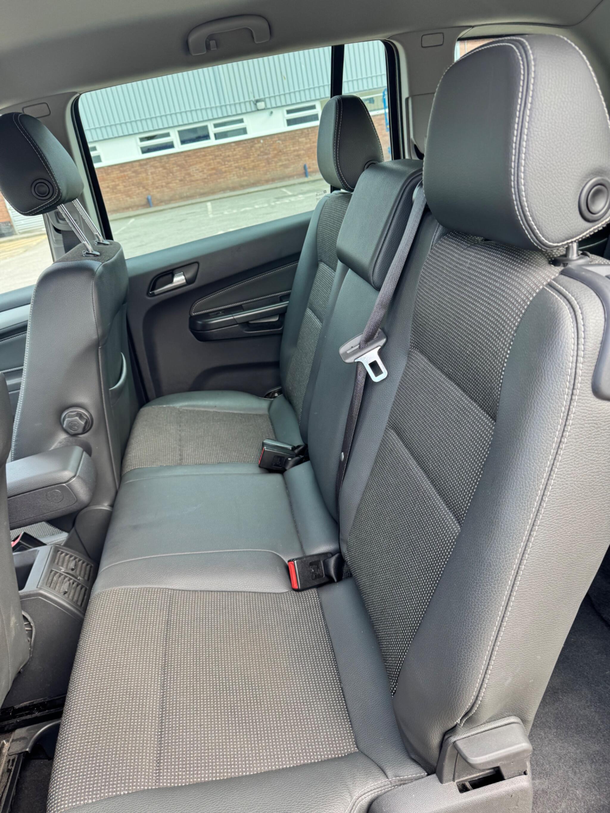 Vauxhall Zafira view 28