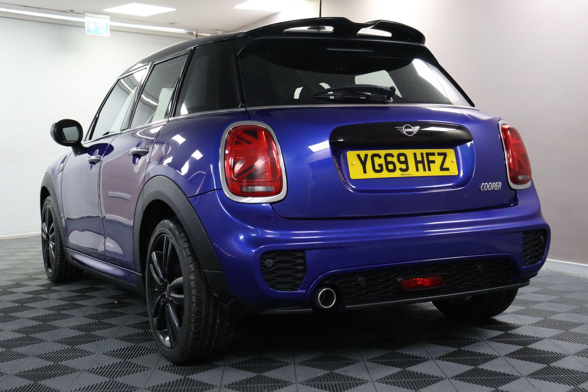 Mini Hatch view 29
