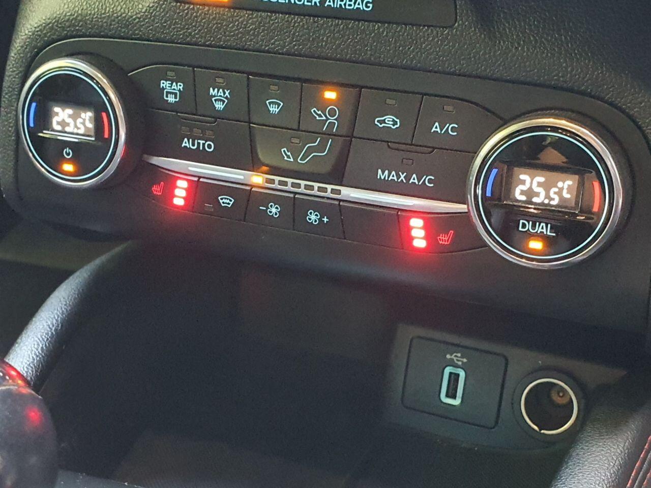 Ford Focus view 38