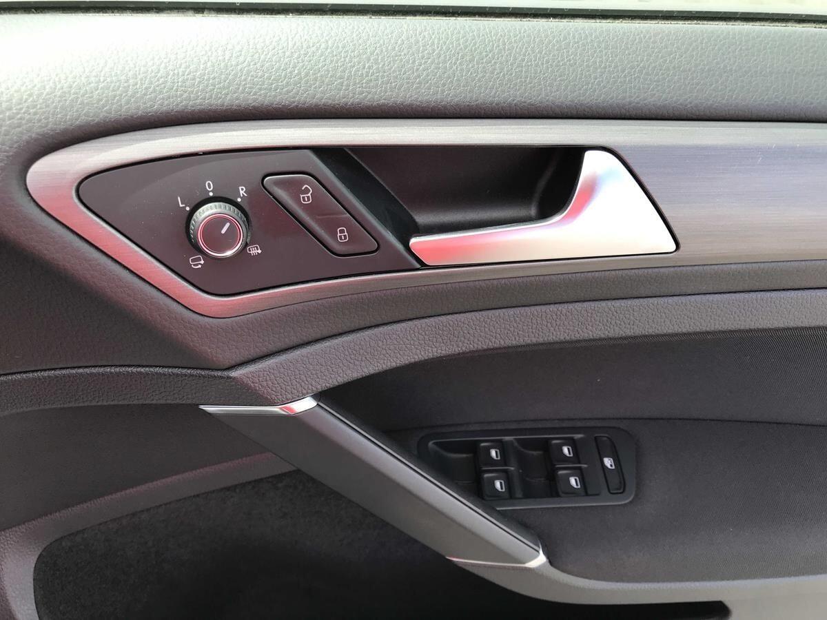 Volkswagen Golf view 18