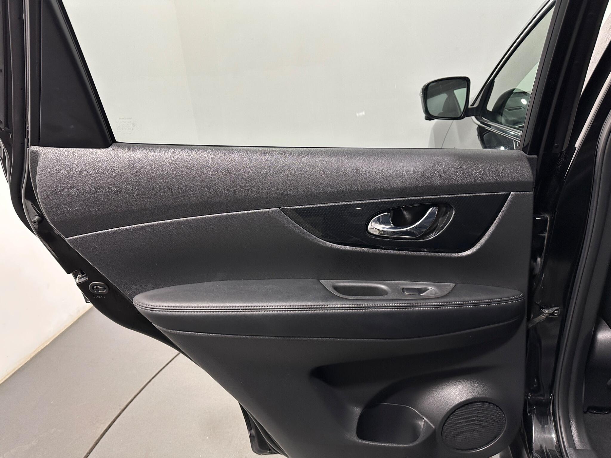 Nissan X-Trail view 40