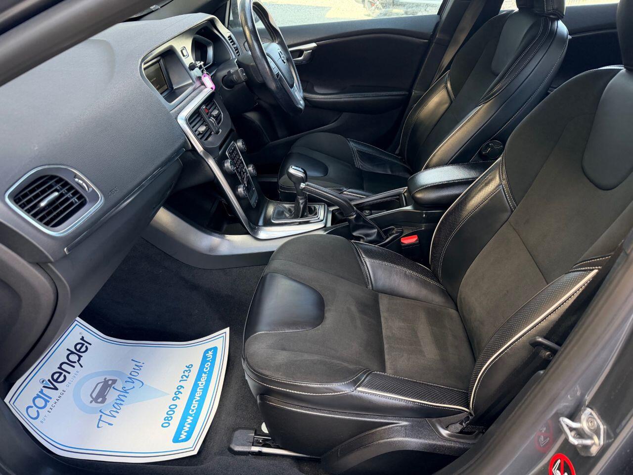 Volvo V40 view 22