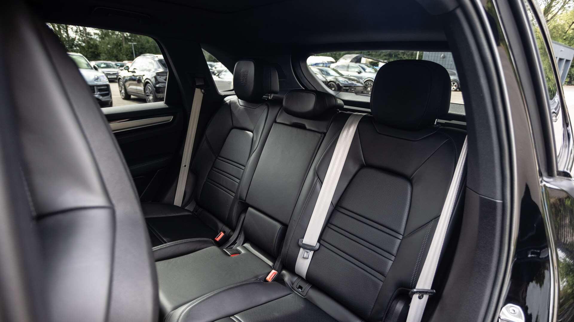 Porsche Cayenne view 14