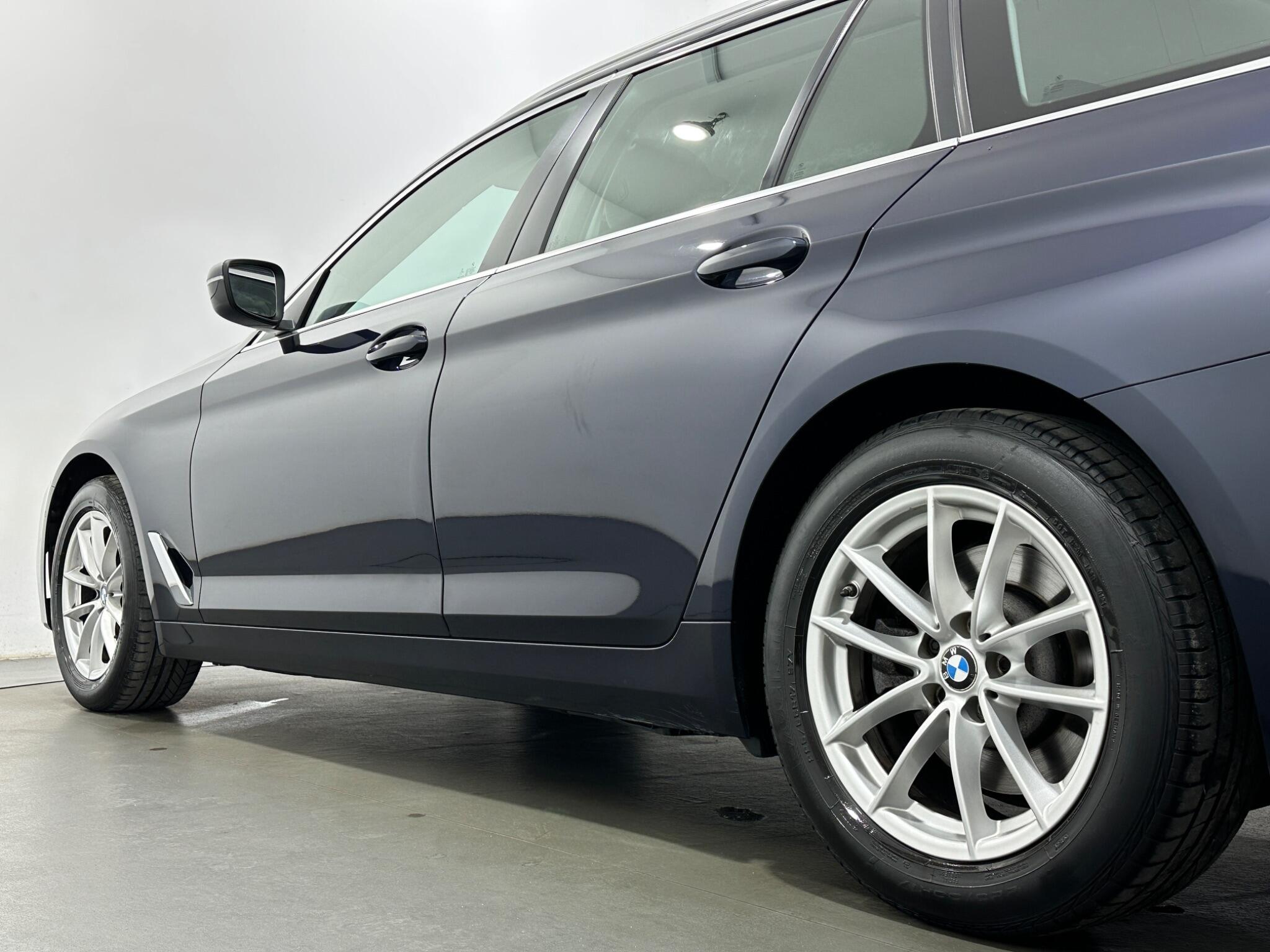 BMW 5 Series view 51
