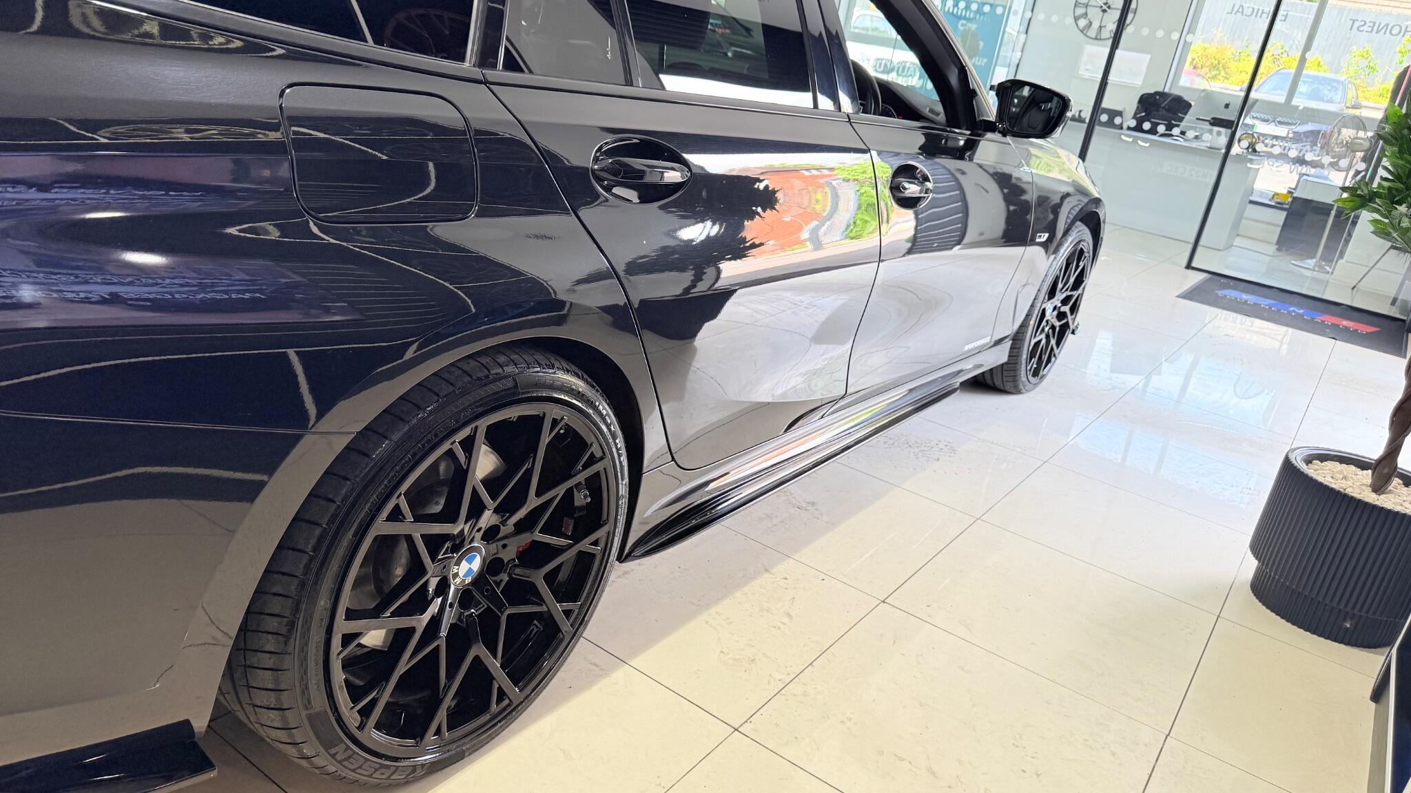 BMW 3 Series view 14