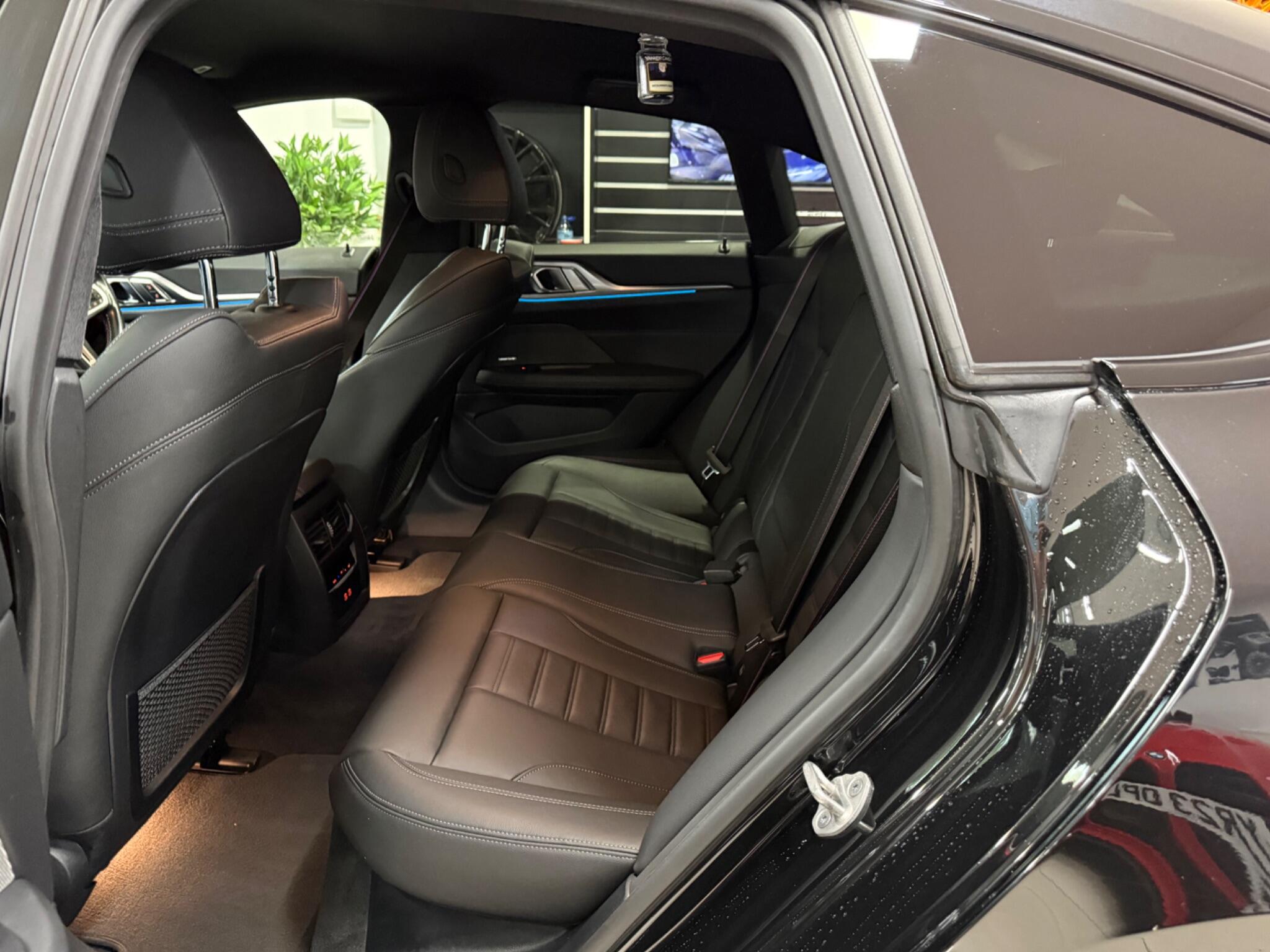 BMW I4 view 31