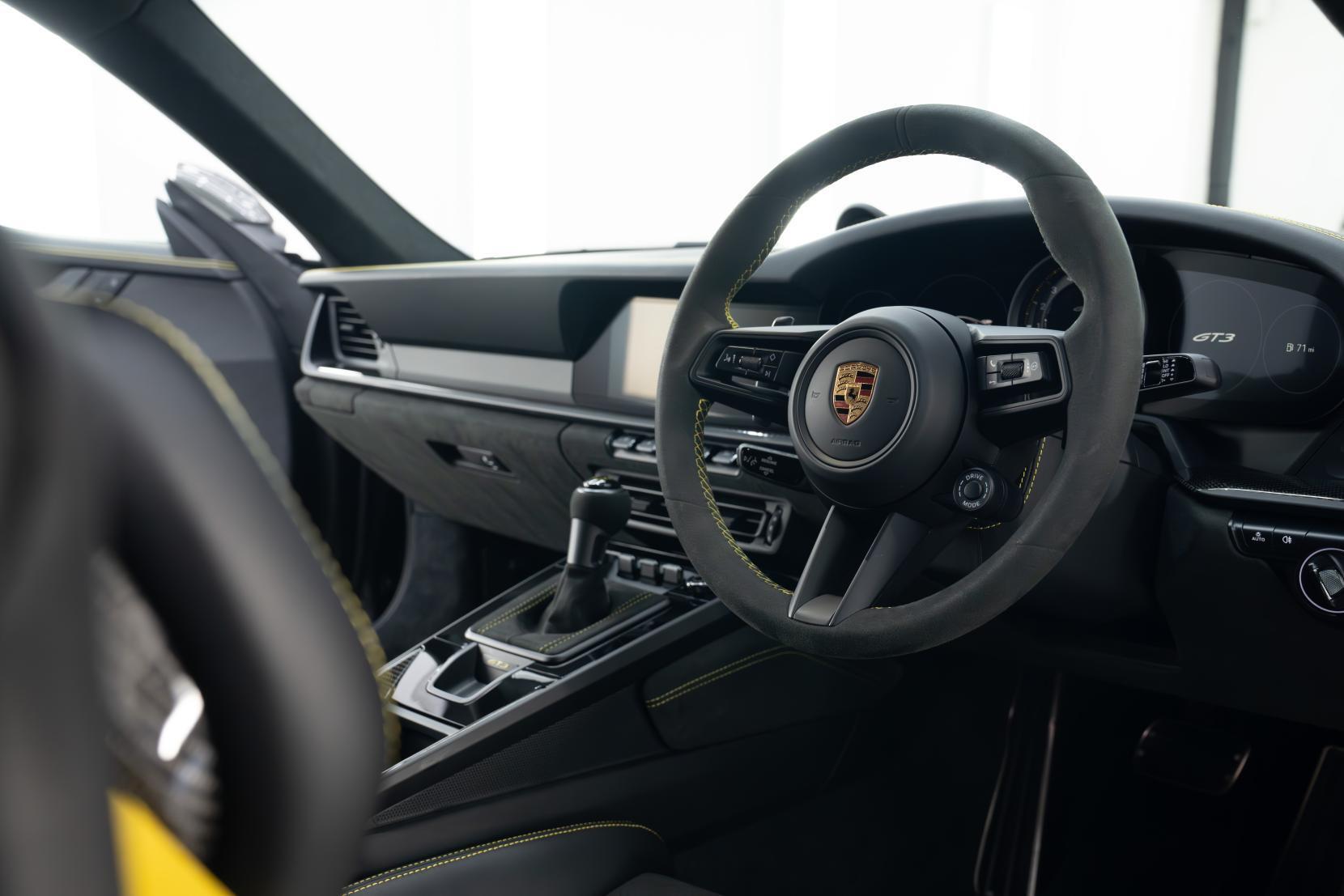 Porsche 911 view 3