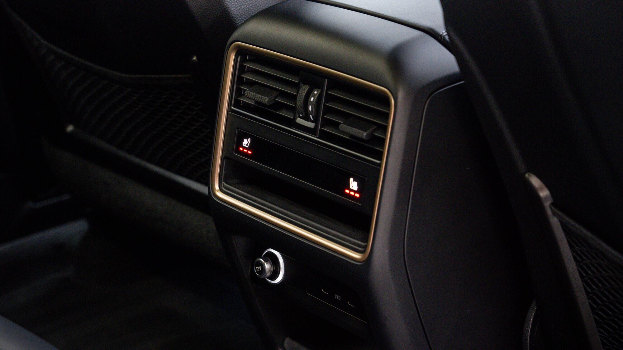 Porsche Cayenne view 22