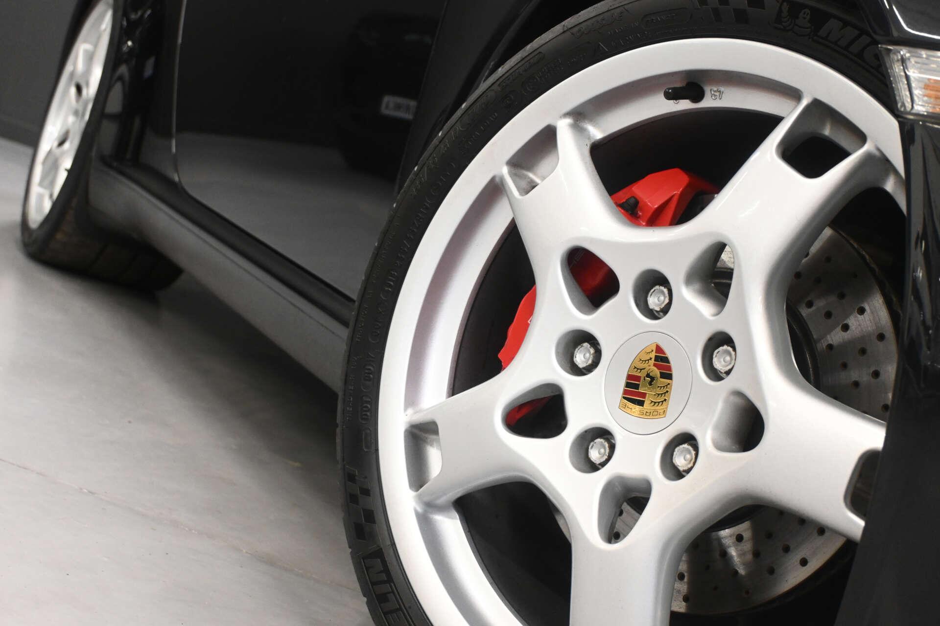 Porsche 911 view 15