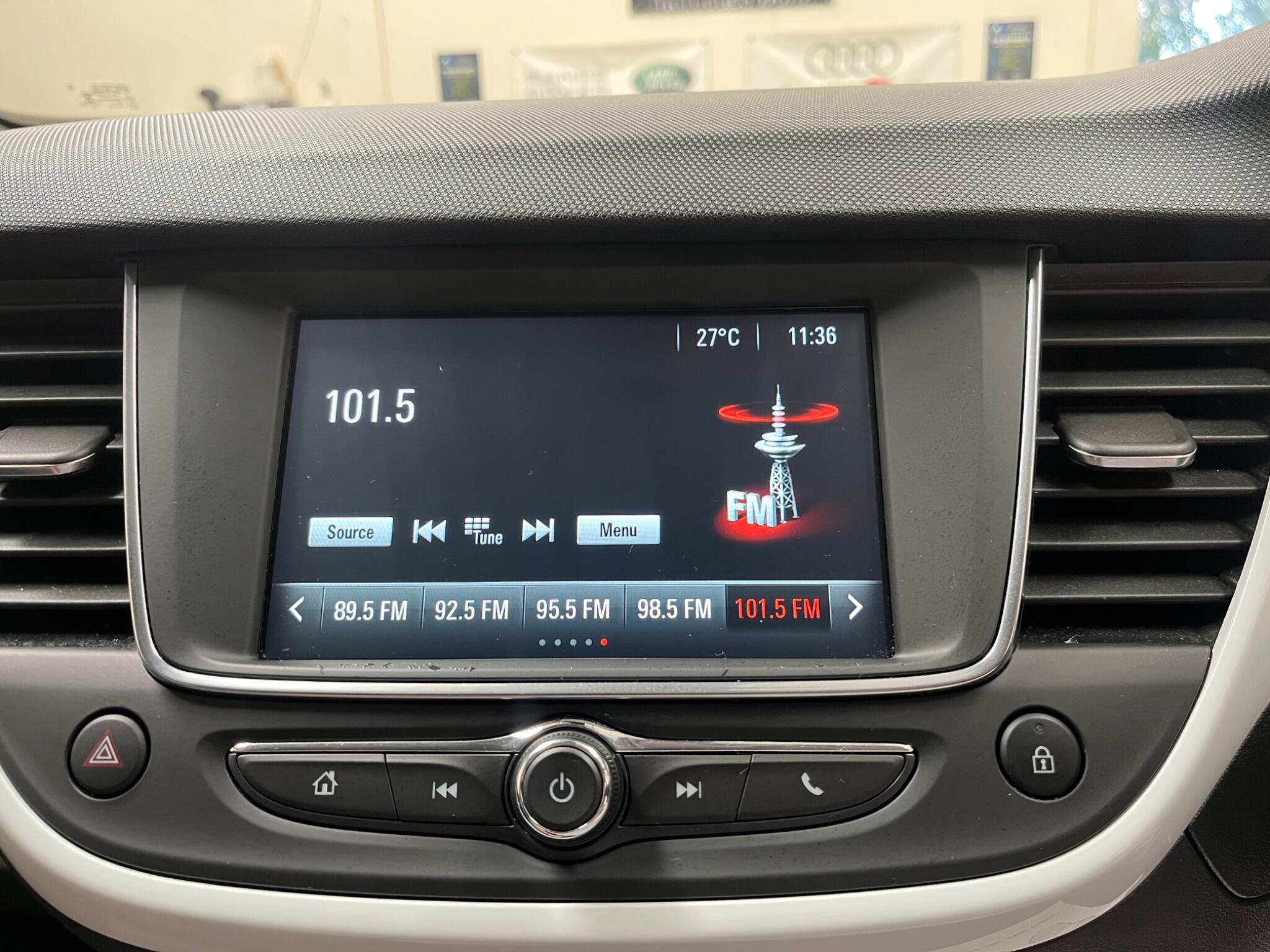 Vauxhall Crossland X view 18