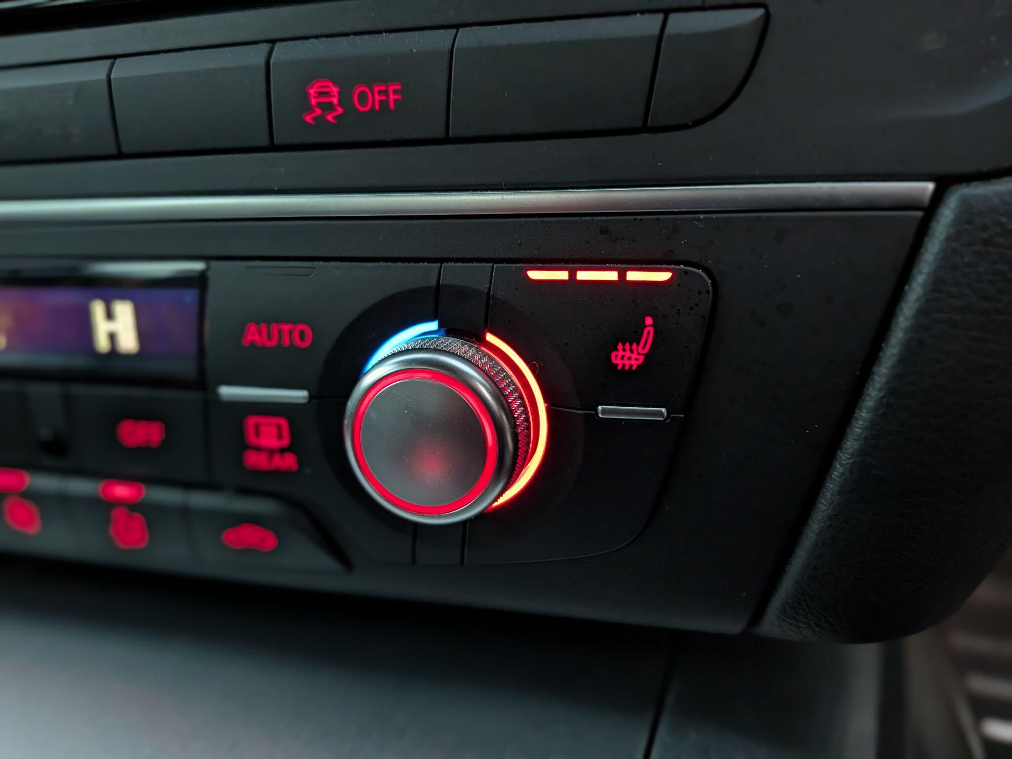 Audi A6 Saloon view 40