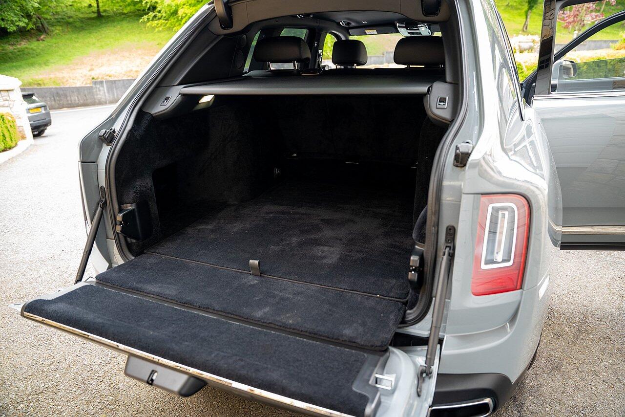 Rolls-Royce Cullinan view 88