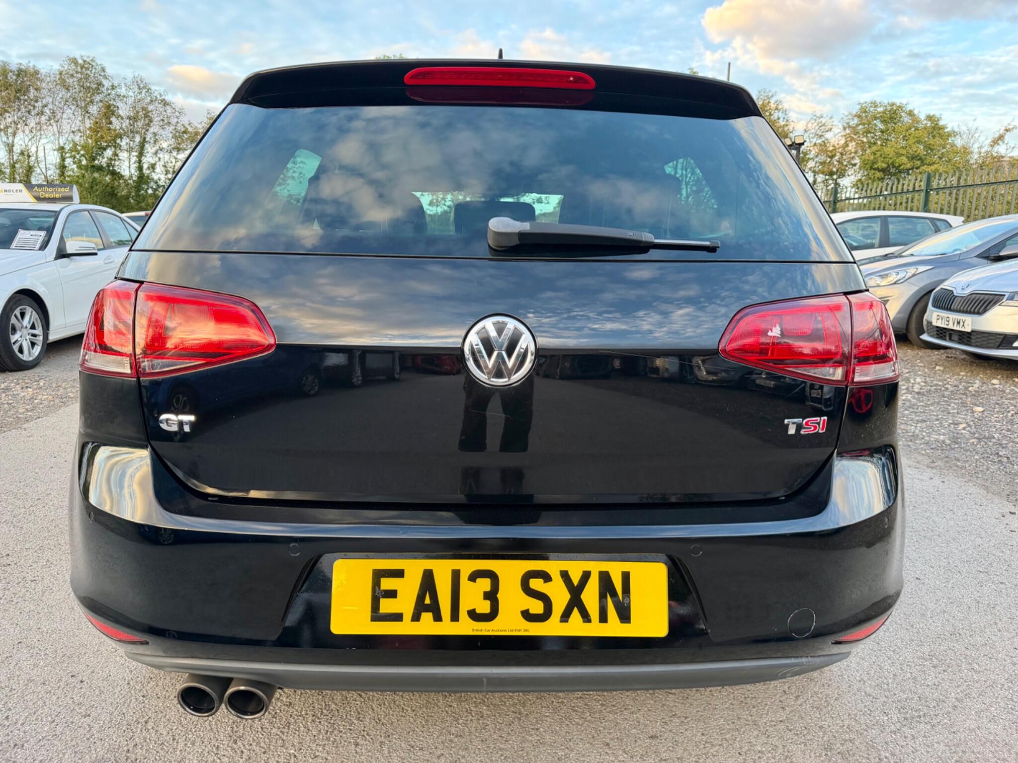Volkswagen Golf view 18
