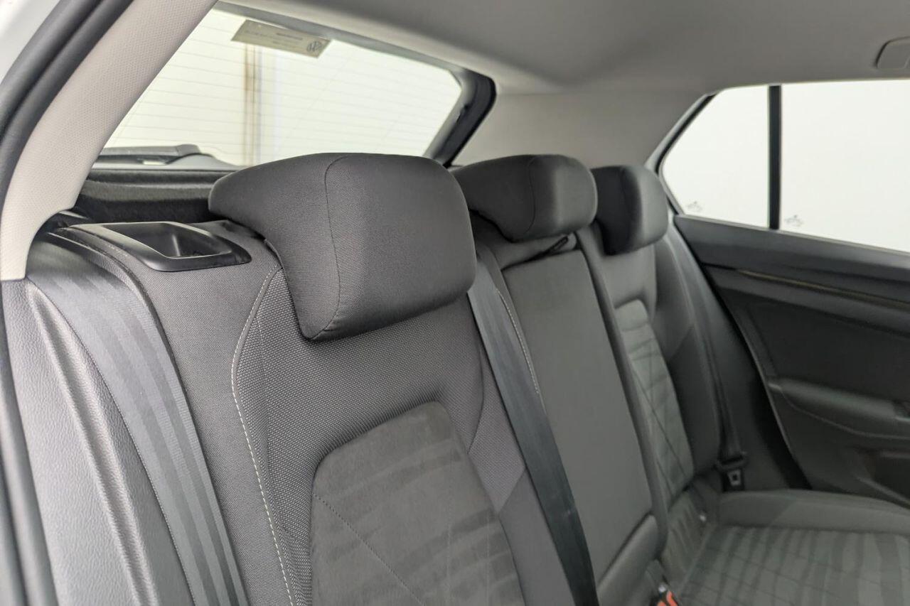 Volkswagen Golf view 17
