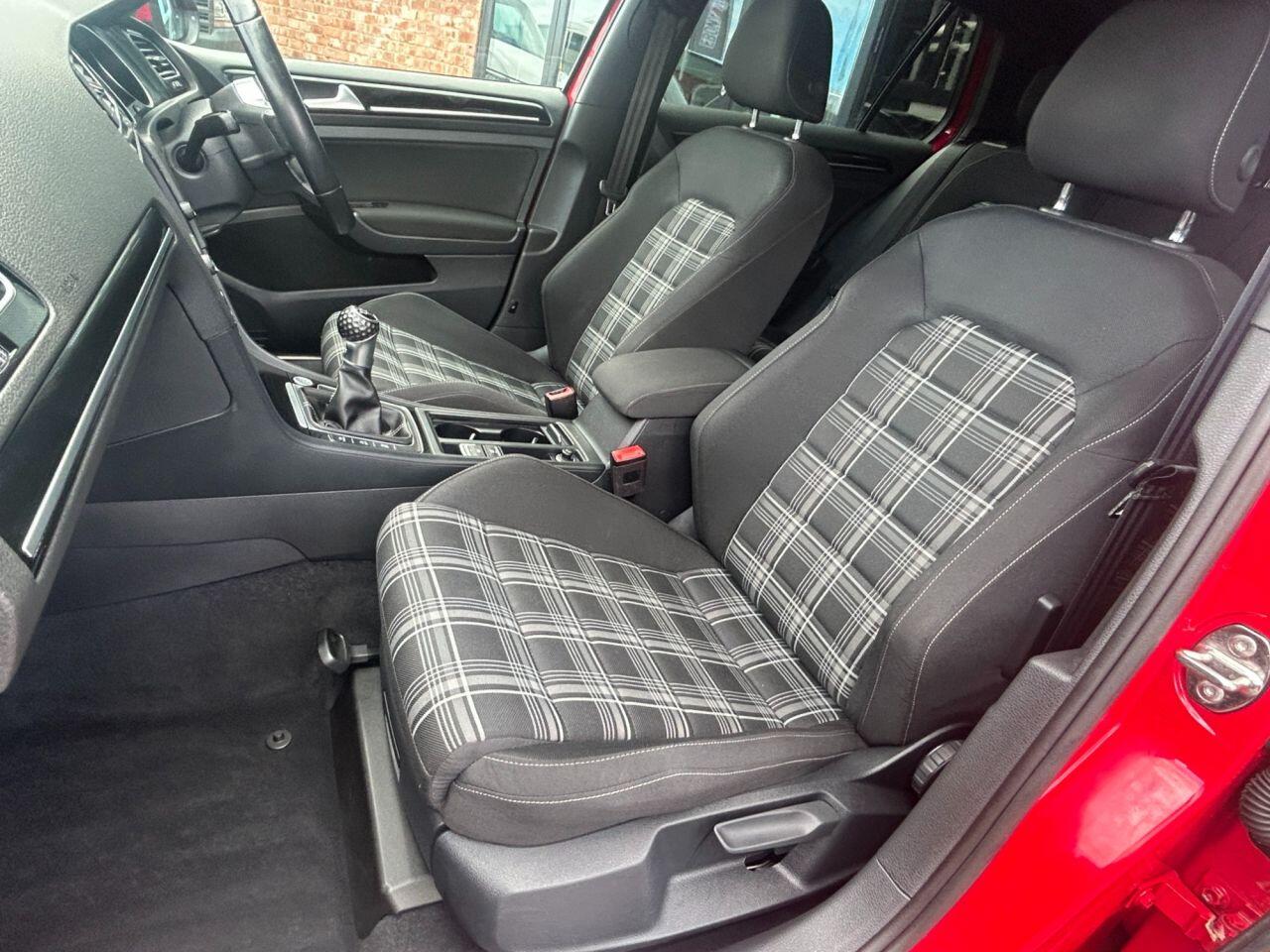 Volkswagen Golf view 12